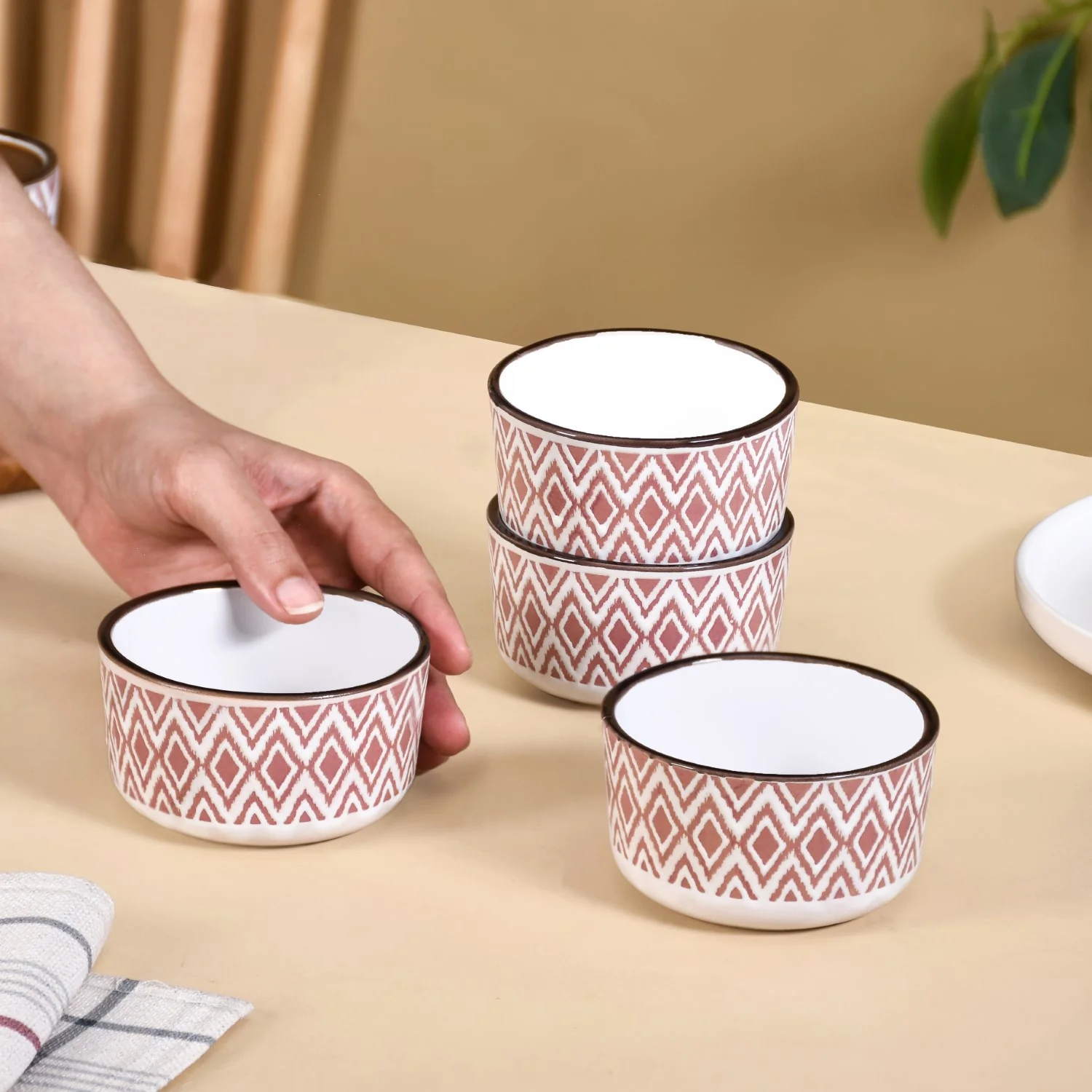 Kaleido Ceramic Small Bowl Set Of 4 Pink 200ml - Image 3