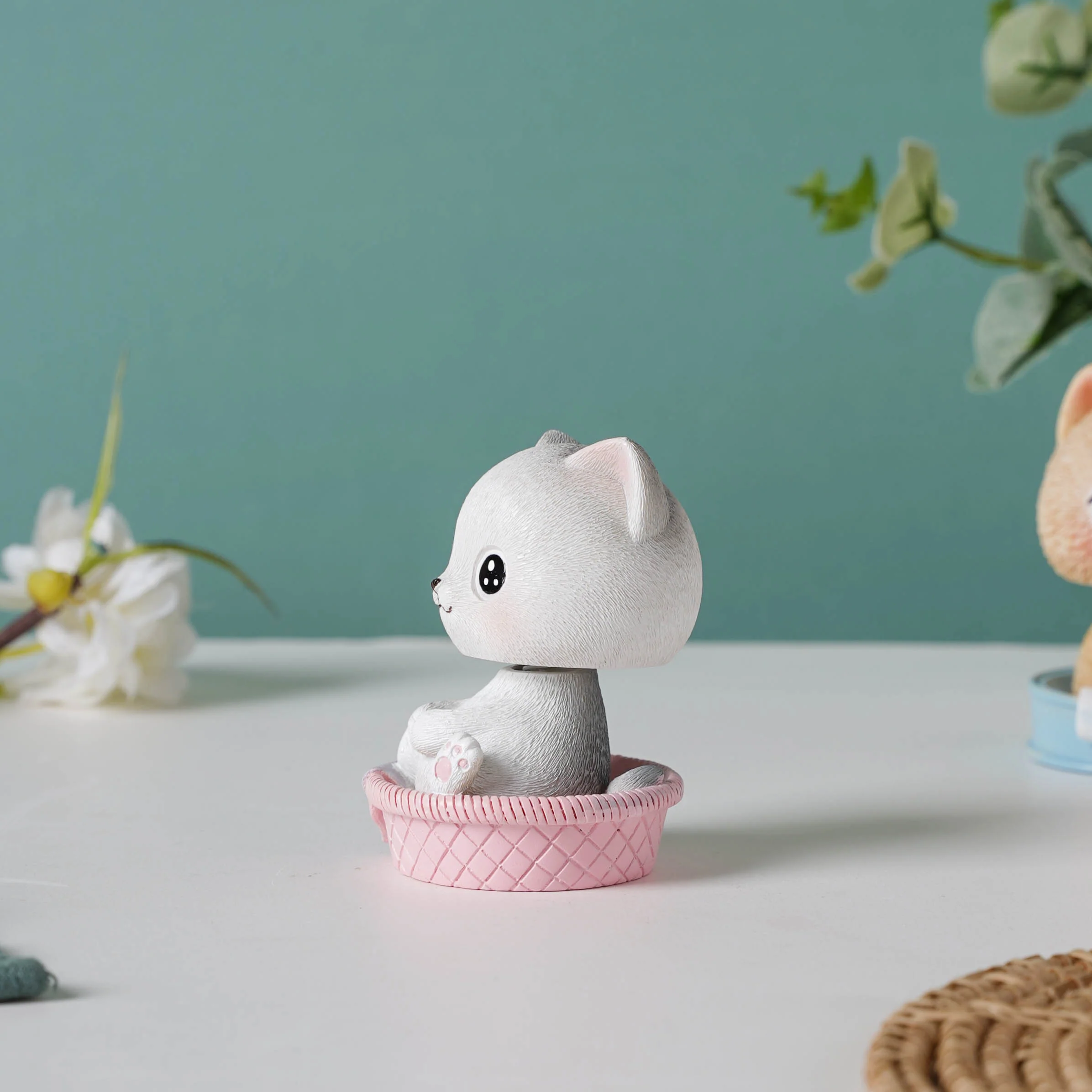 Kitty In A Tub Resin Bobble Head Showpiece - Image 5