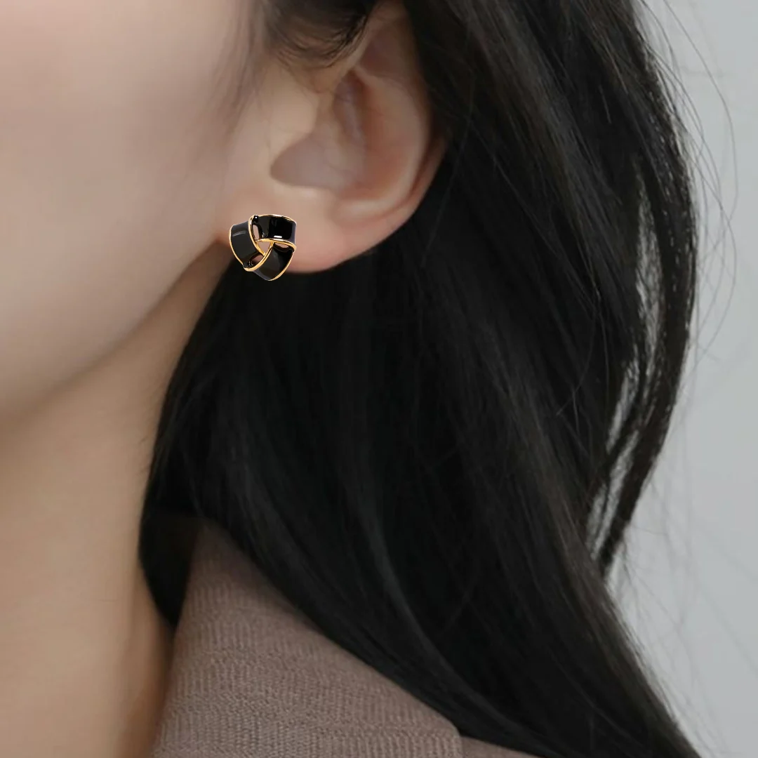 Knotted Style Stud Earrings Black - Image 5