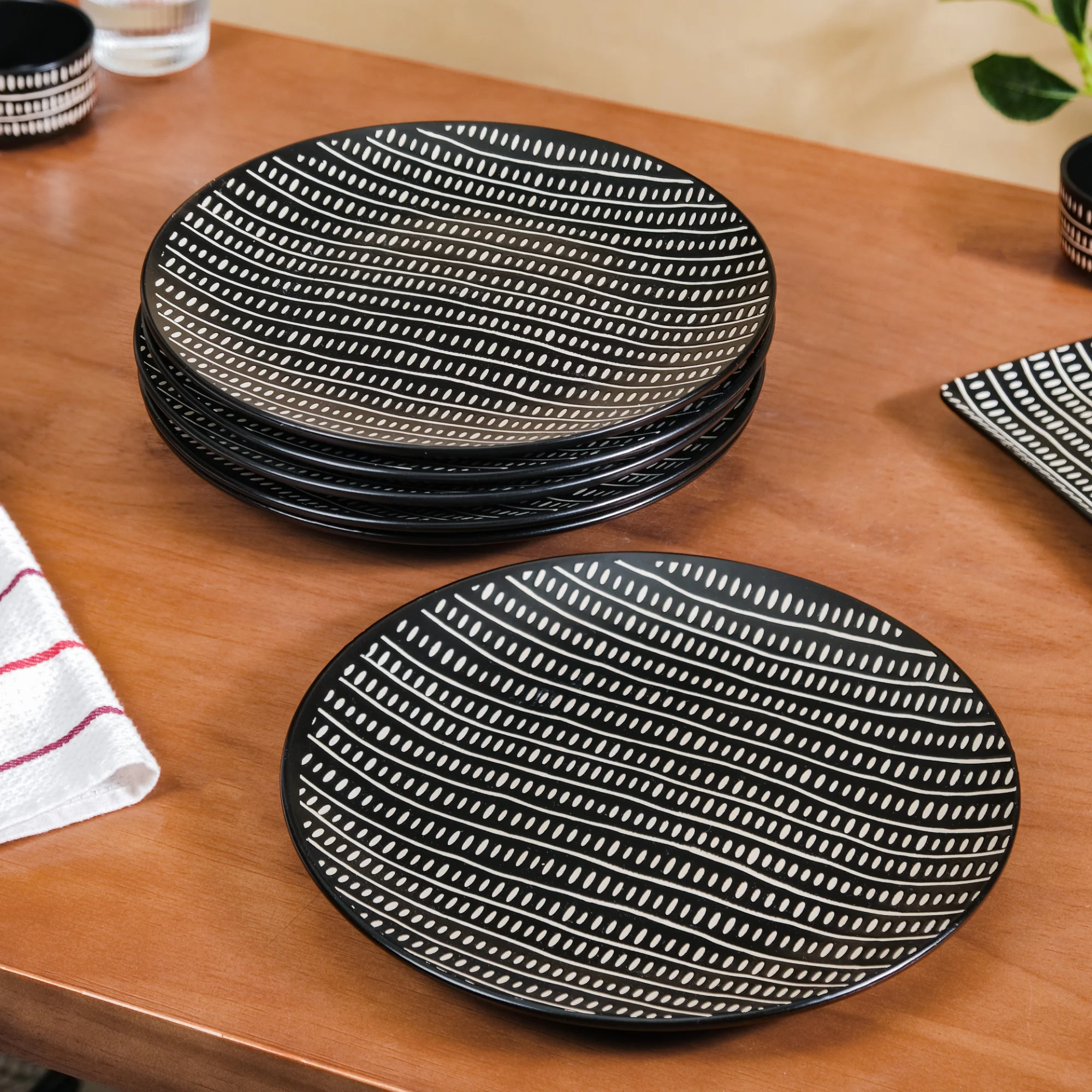 Kuro Ceramic Dinner Plate Set Of 6 11 Inch - Image 2