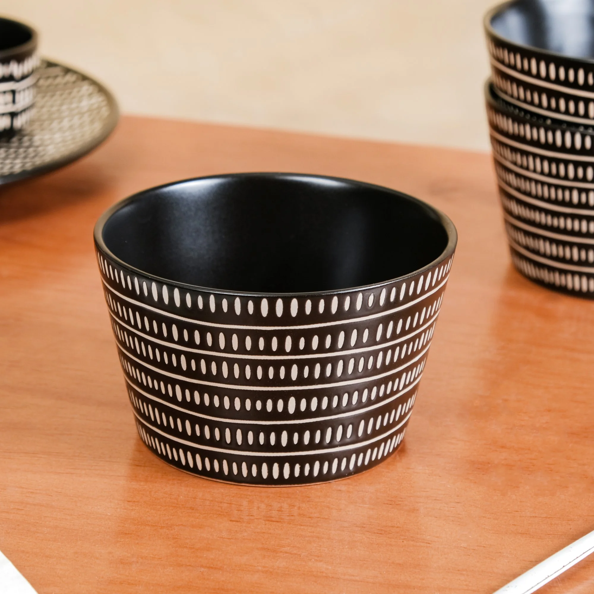 Kuro Ceramic Serving Bowl Set Of 6 600ml - Image 2