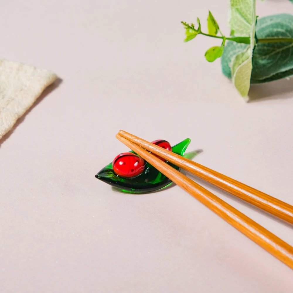 Ladybird Glass Chopstick Rest - Image 3