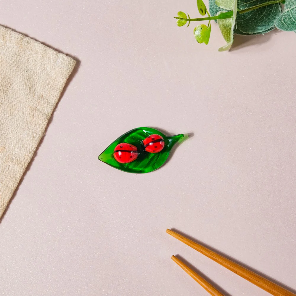 Ladybird Glass Chopstick Rest - Image 6