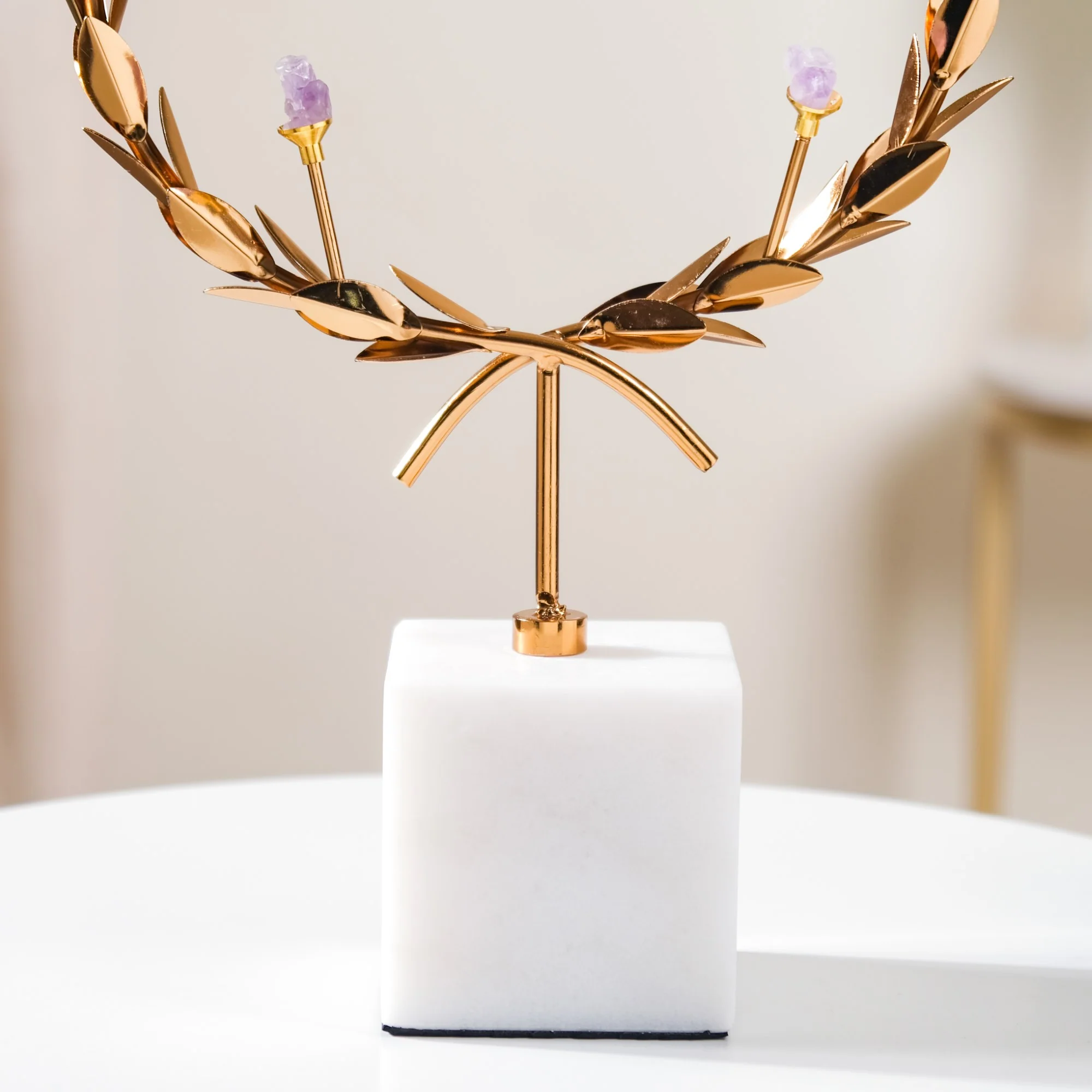 Laurel Wreath Showpiece With Agate Stones Gold - Image 7