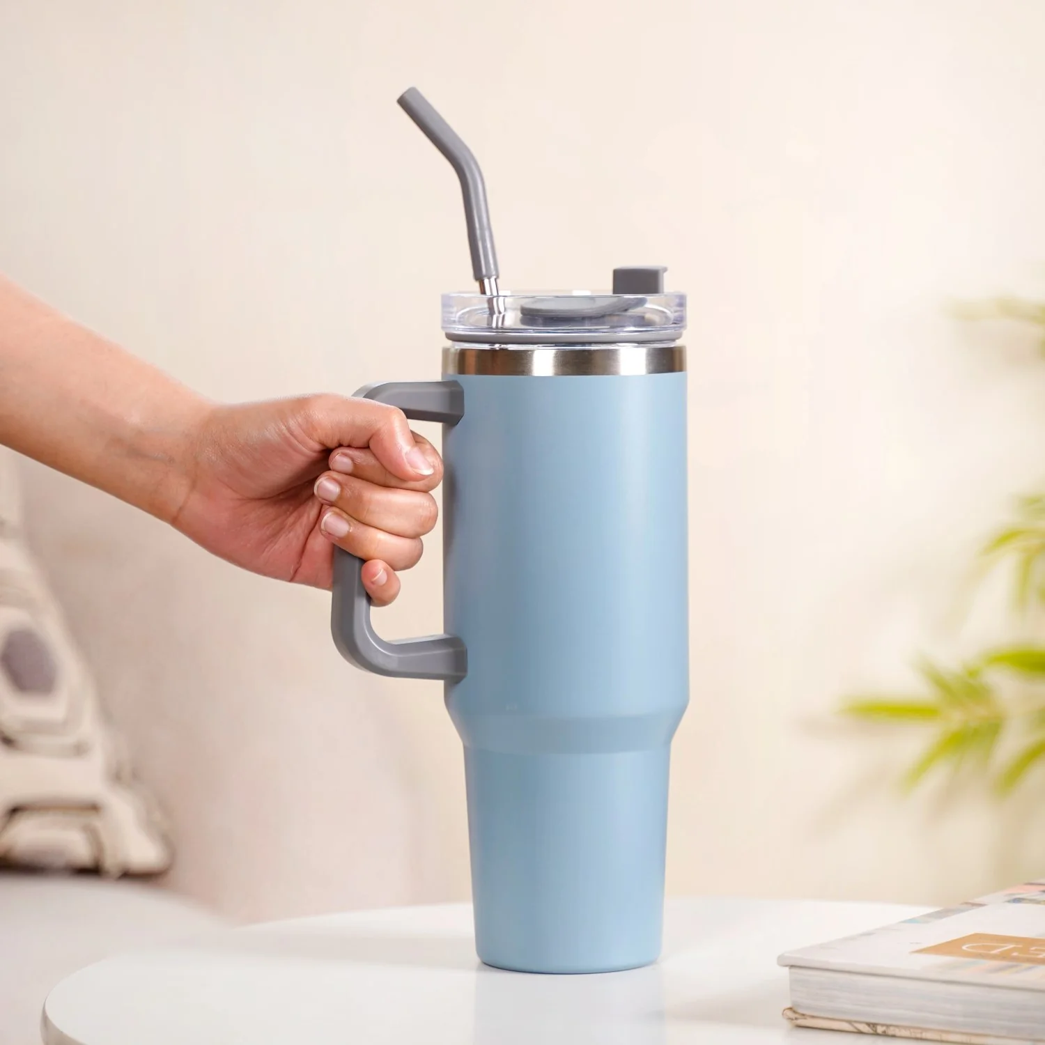 Leakproof Travel Water Bottle With Straws 1200ml - Image 3
