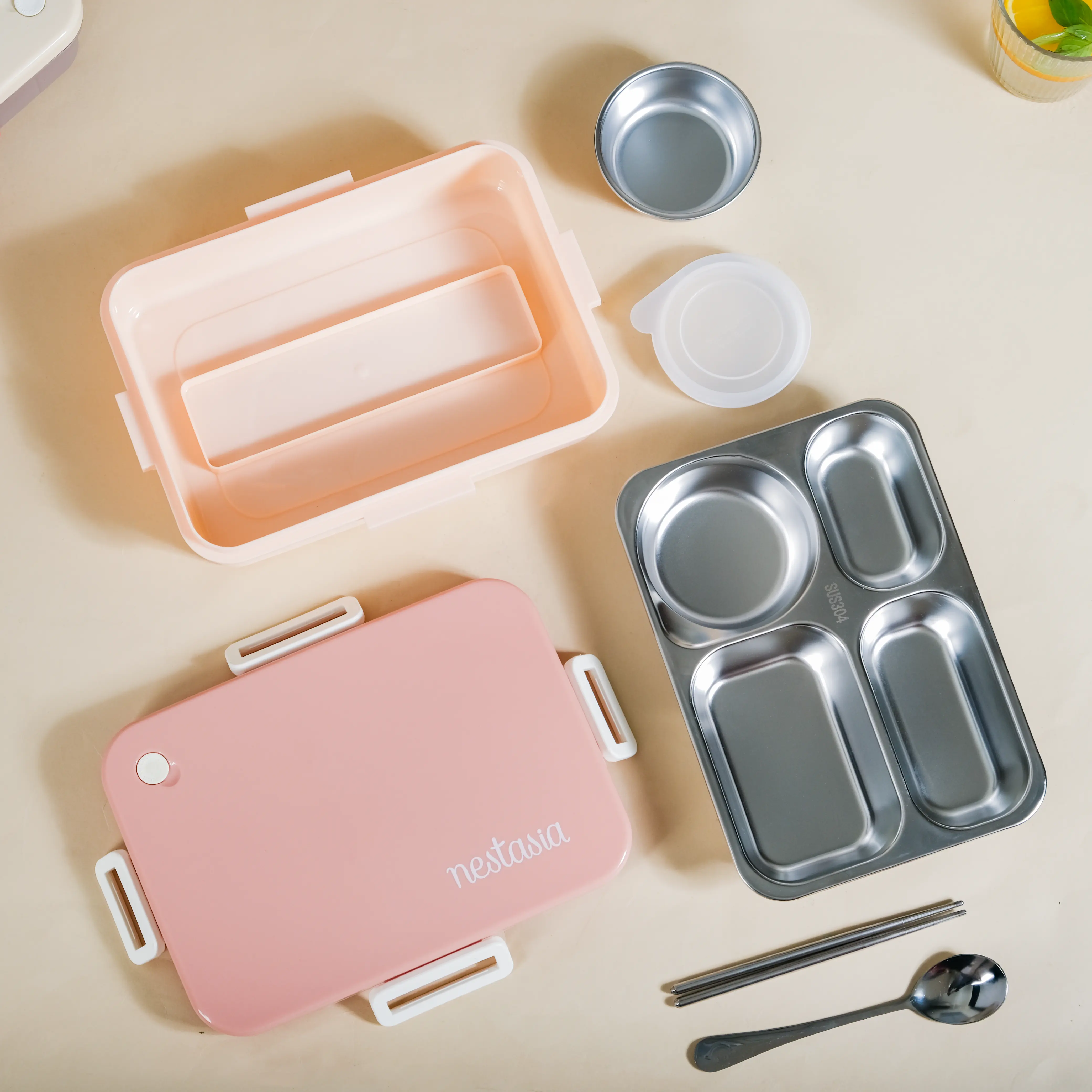 Lunch Box With 4 Compartments Pink 900ml - Image 5