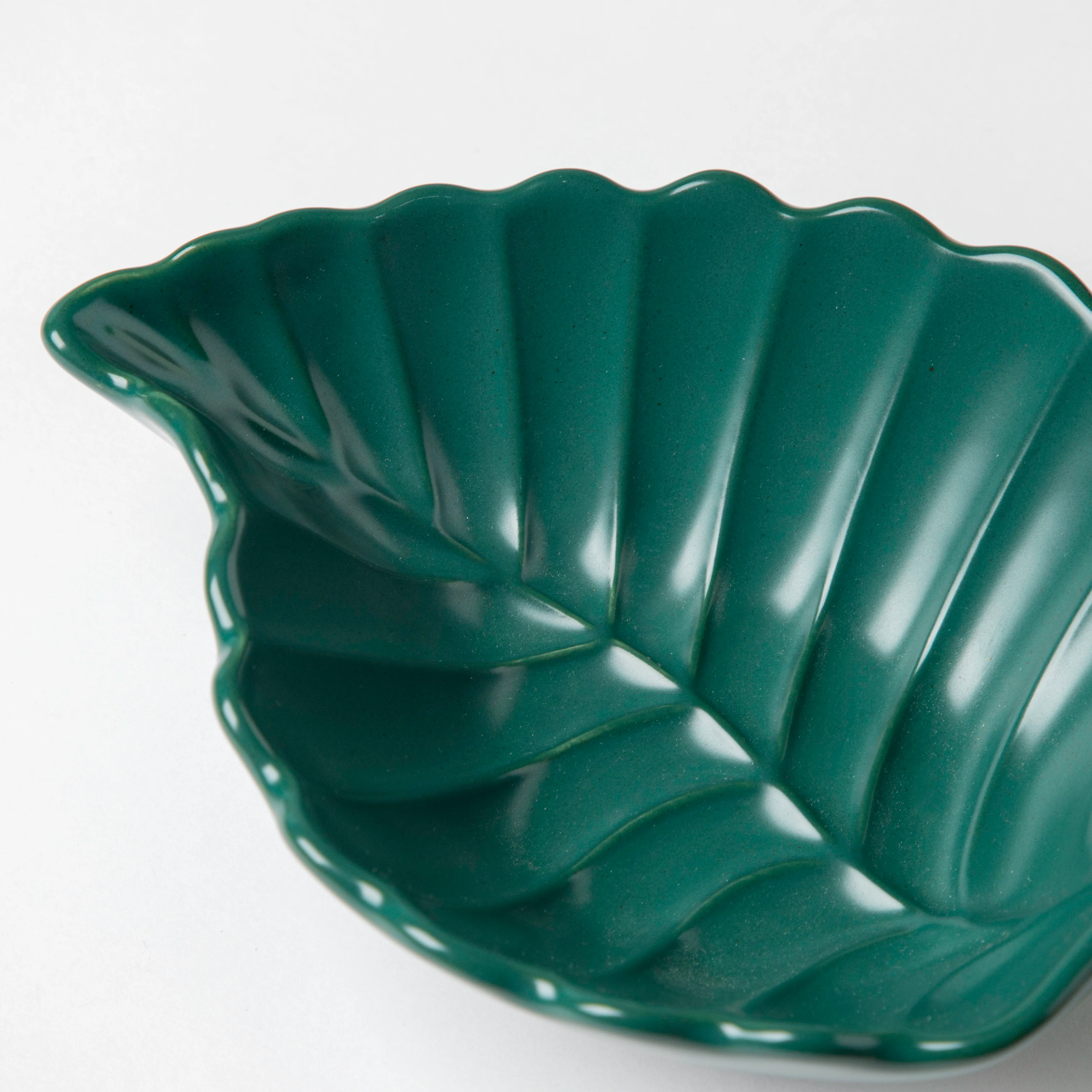 Lush Green Leaf Snack Bowl 6 Inch 200 ml - Image 4