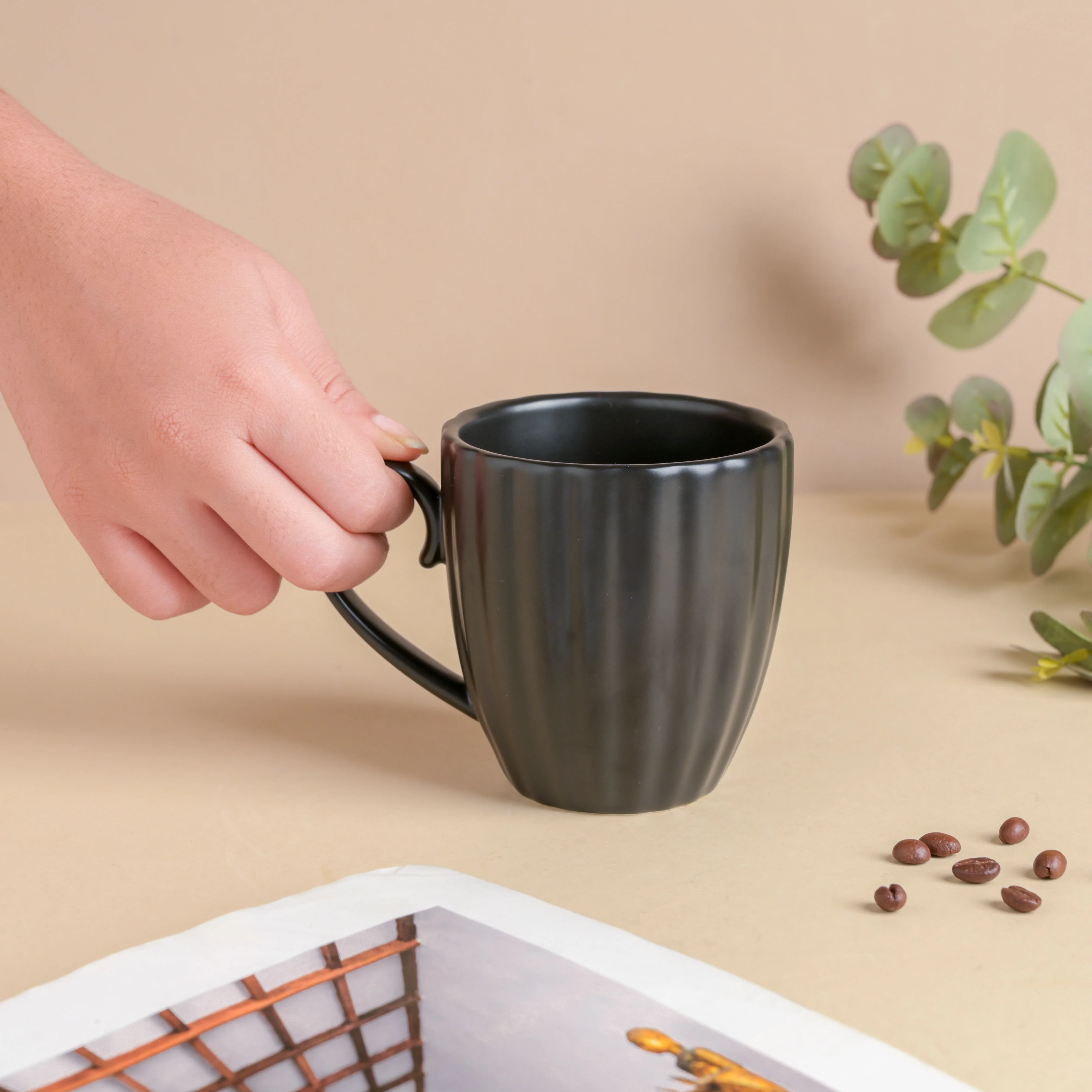 Luxe Ribbed Black Coffee Mug 250 ml - Image 3