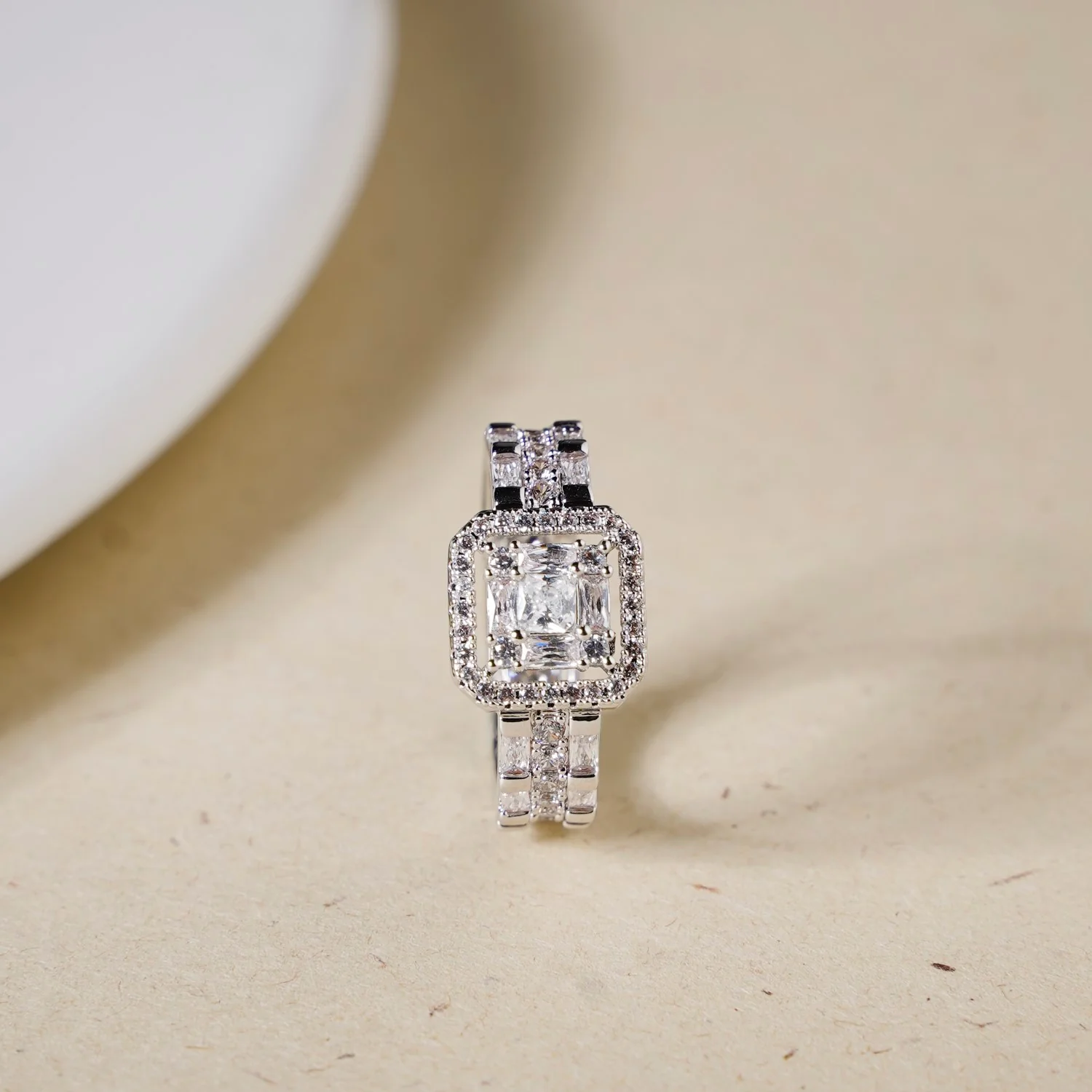 Luxe Solitaire Shimmery Ring - Image 6