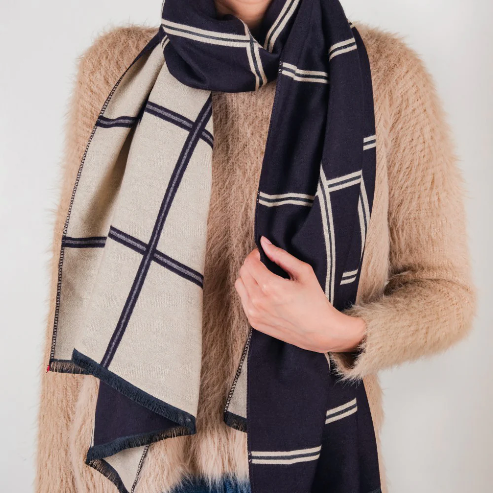 Luxury Black And White Long Scarf - Image 7