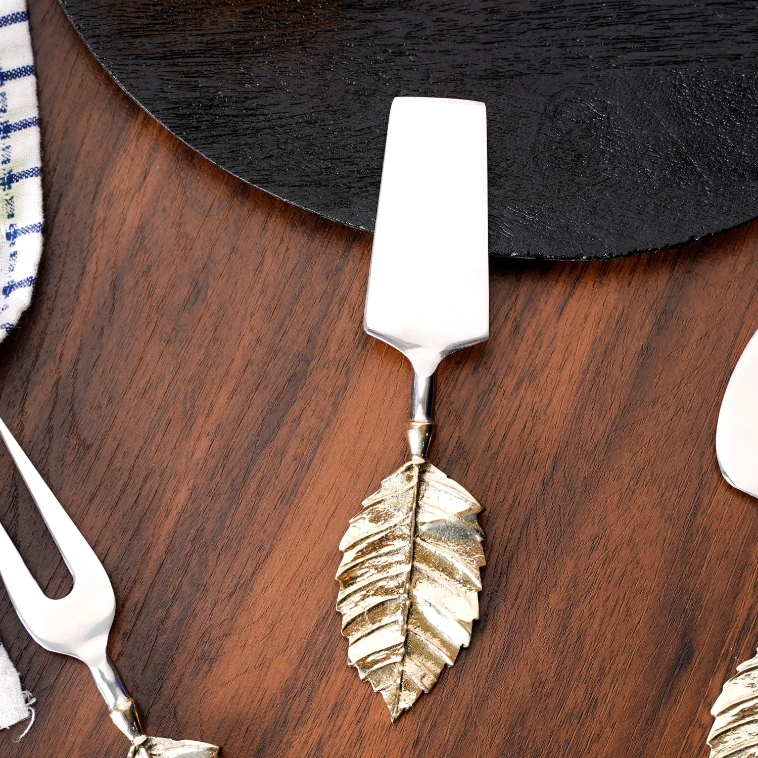 Luxury Leaf Design Cheese Knife Set Of 3 - Image 8