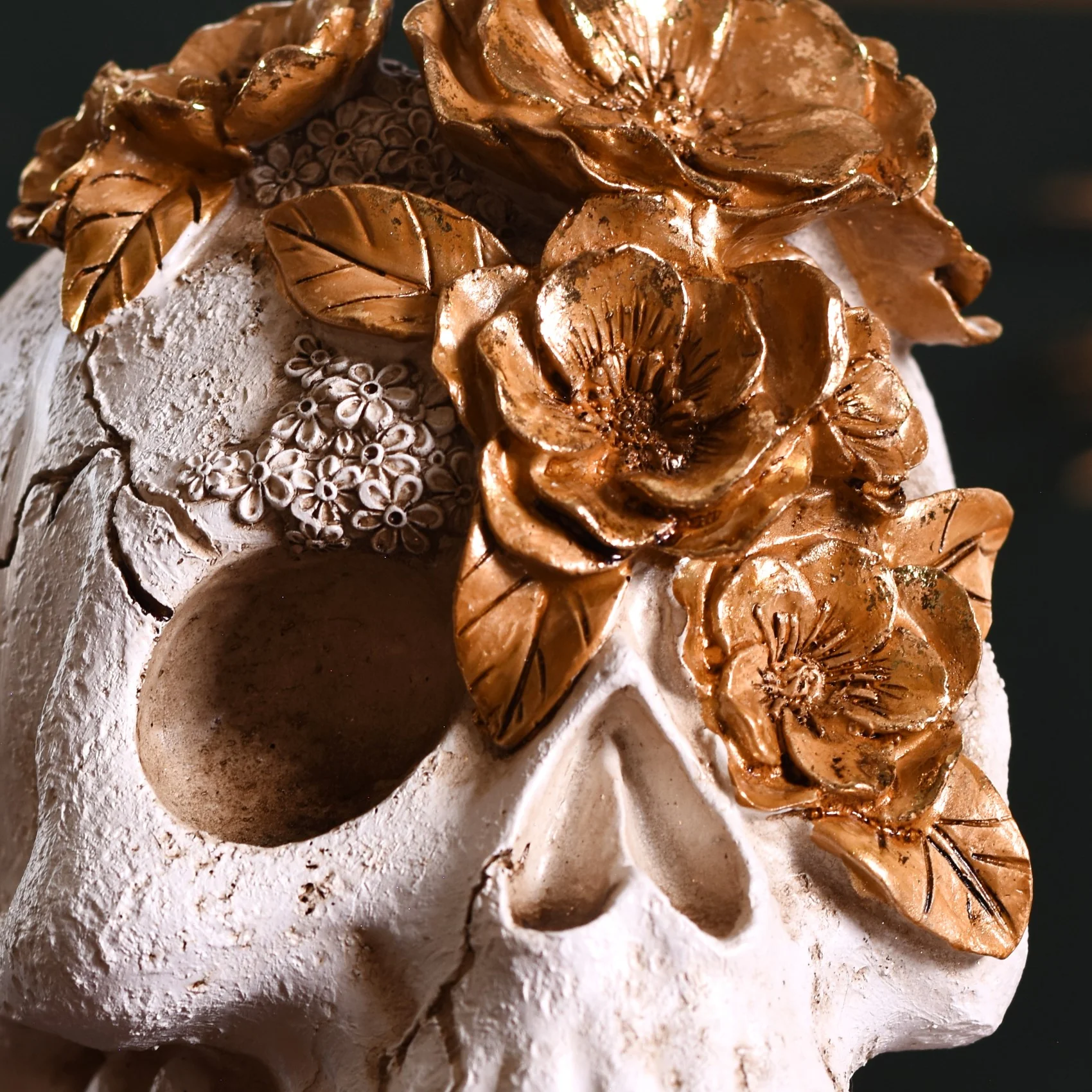 Macabre Skull And Flowers Showpiece For Home Decor - Image 3