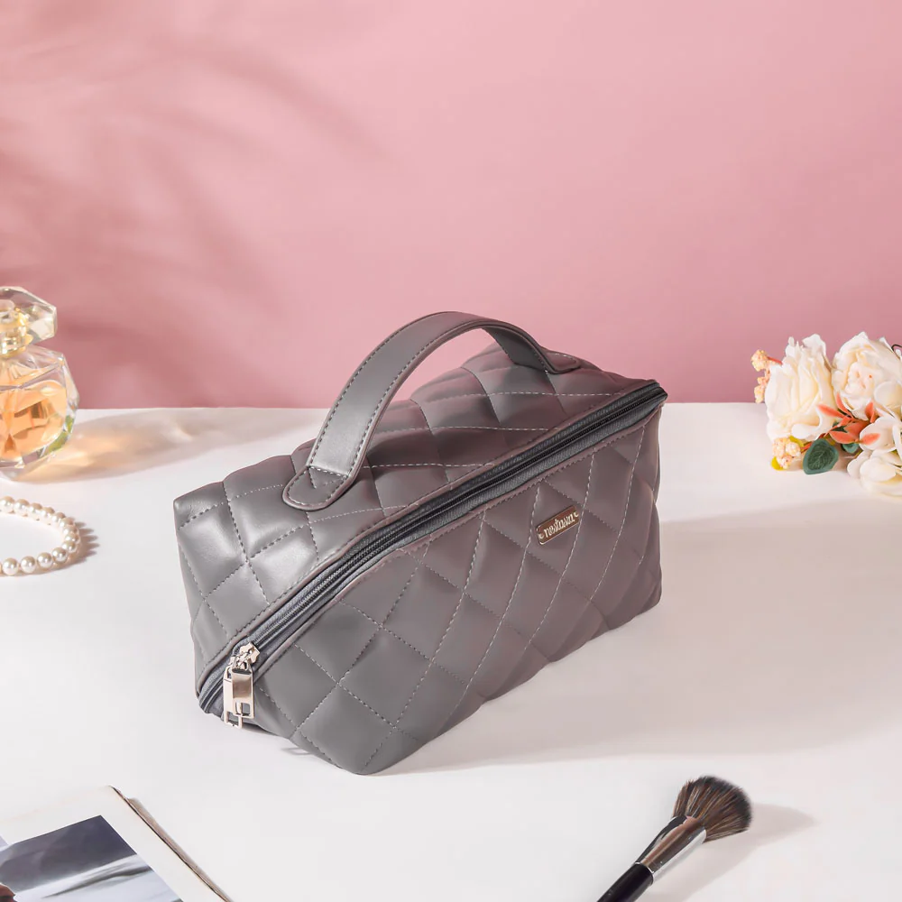 Makeup Pouch Large Capacity Quilted Grey - Image 5