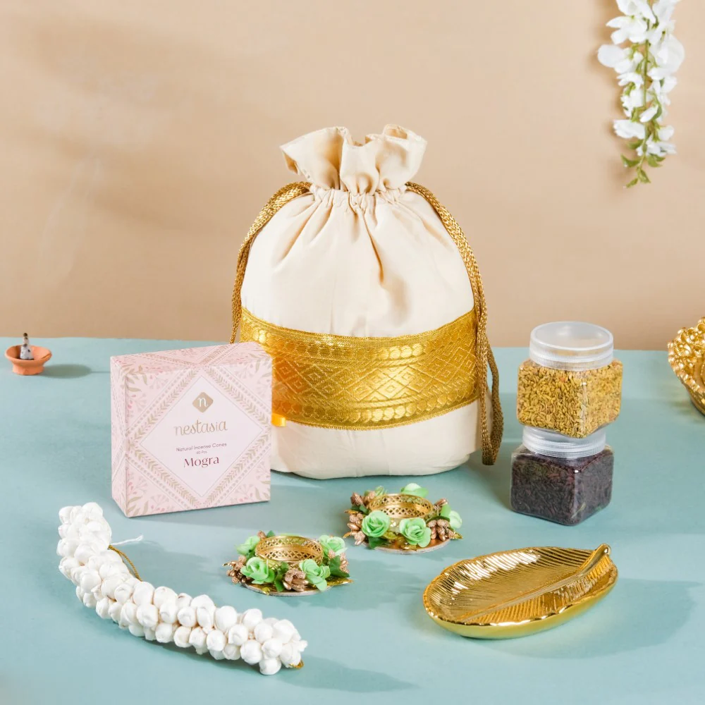 Malayalam Wedding Gift Hamper Set Of 8 - Image 2