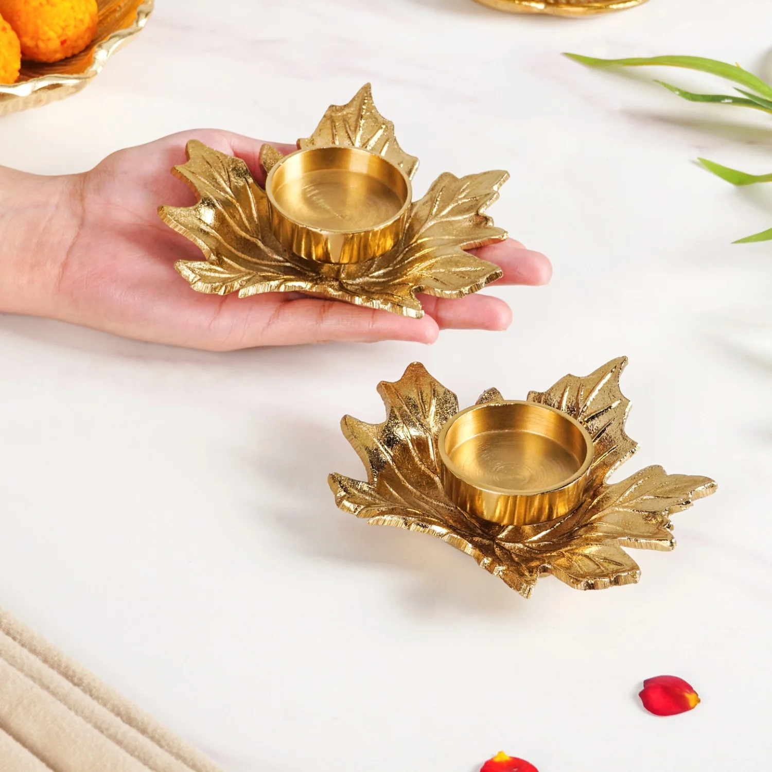 Maple Glow Aluminium Tealight Holder Set Of 2 In Festive Gift Box - Image 5