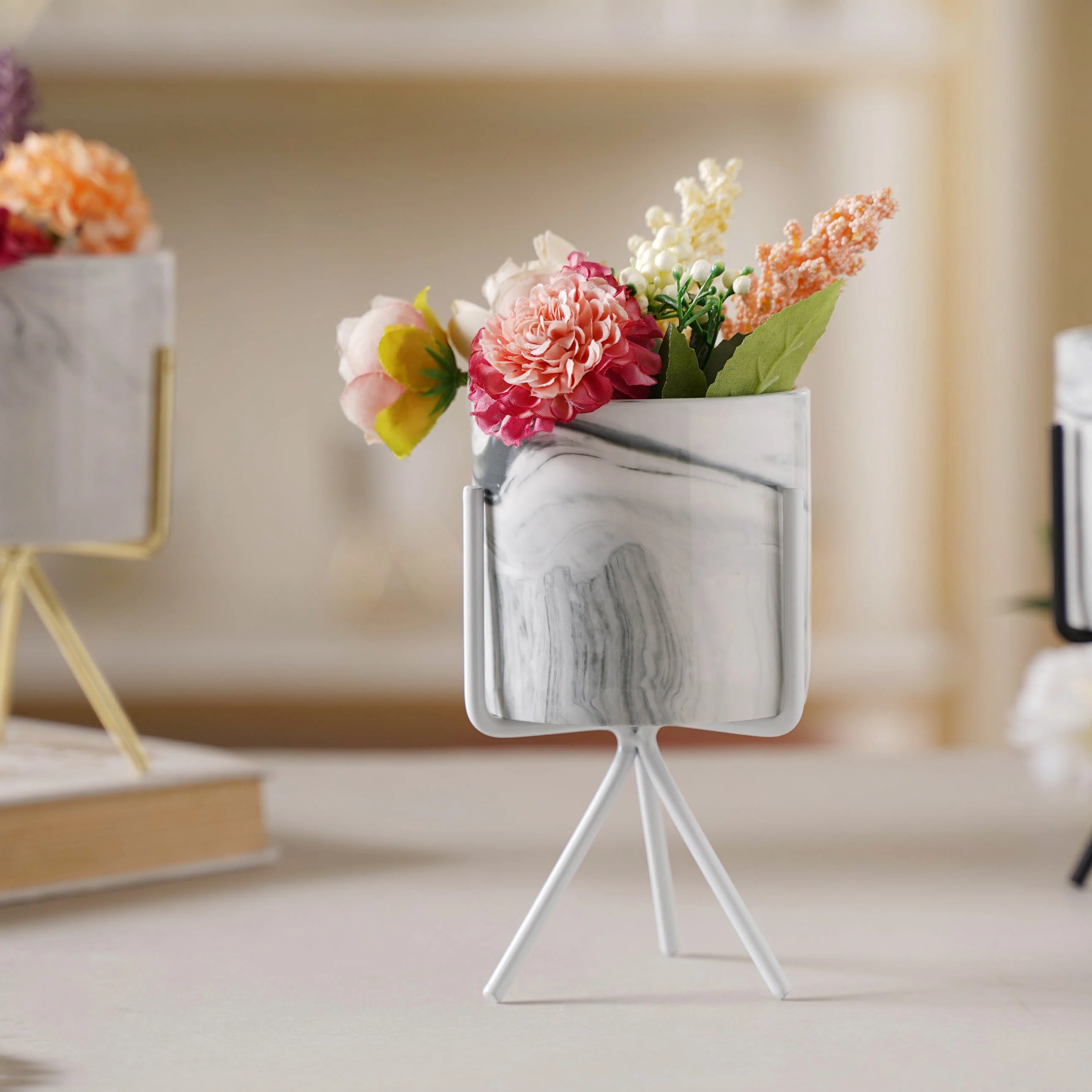 Marble Effect Pot With Stand - Image 3
