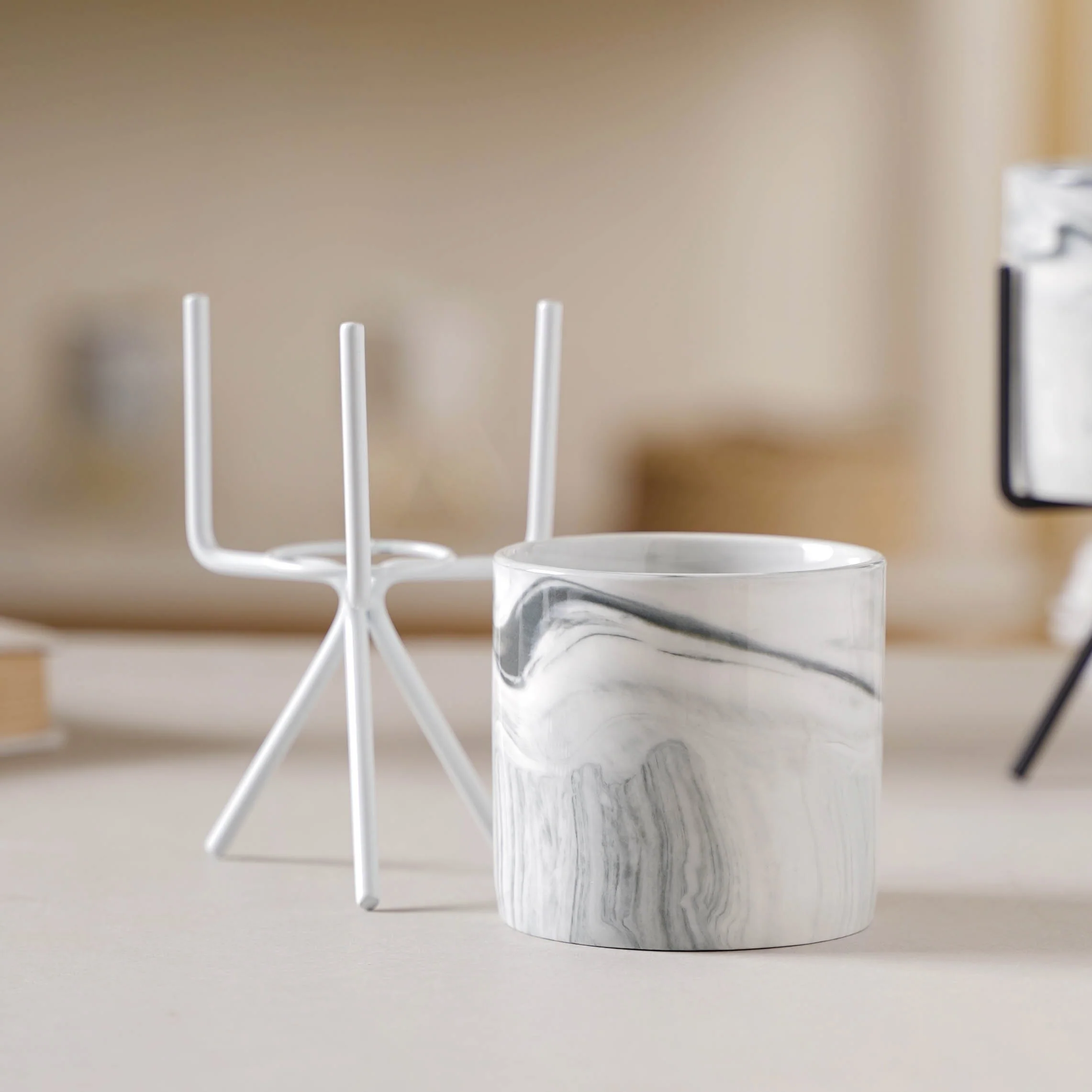 Marble Effect Pot With Stand - Image 5