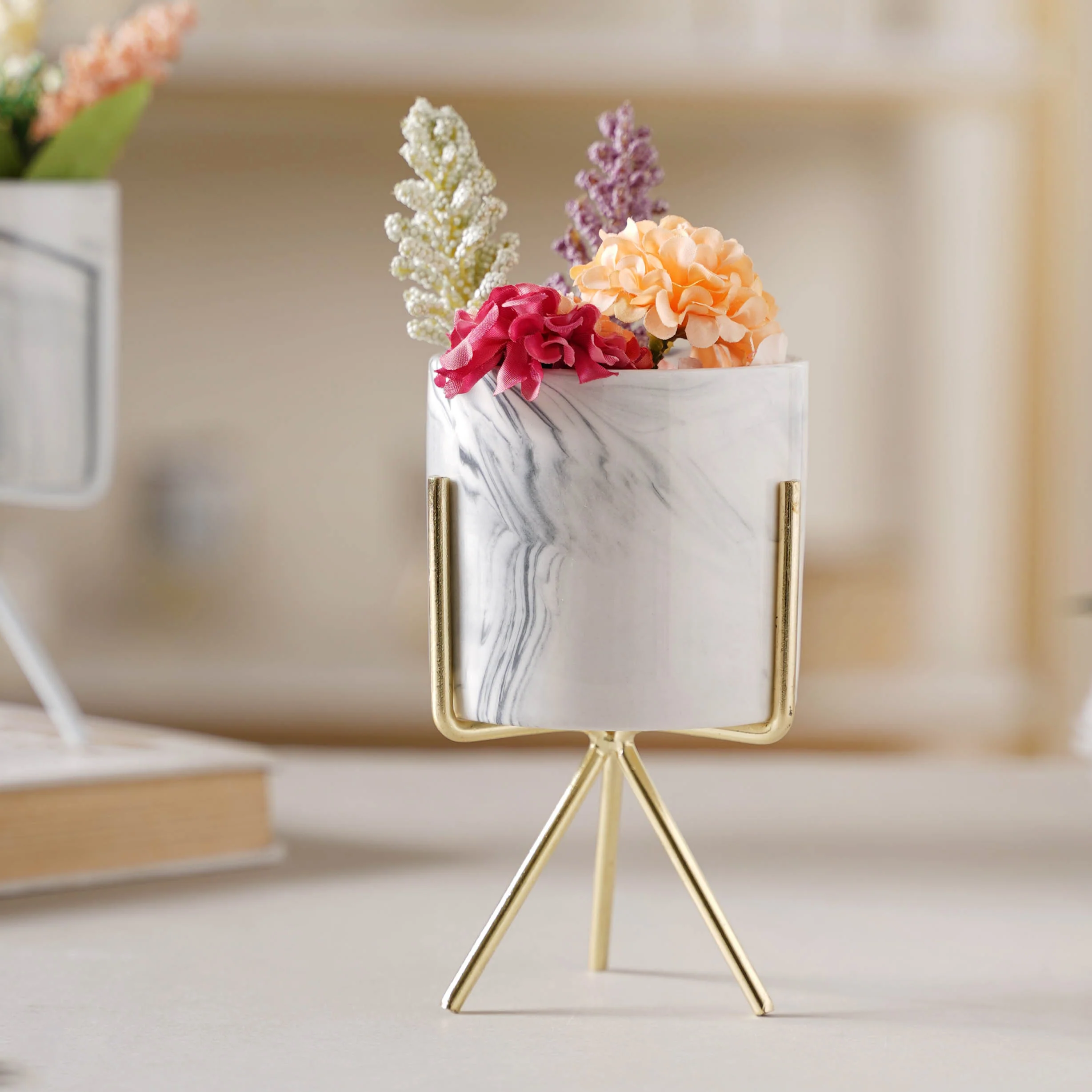 Marble Effect Pot With Stand - Image 7
