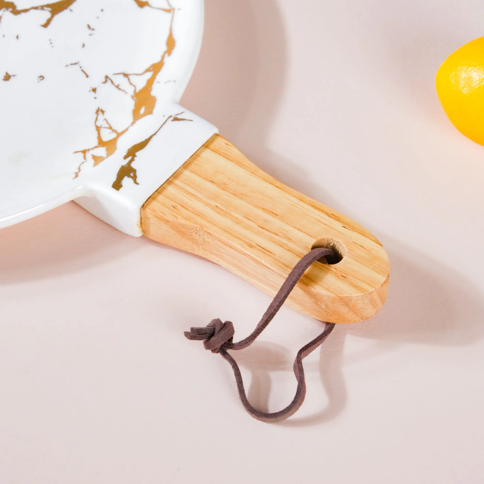 Marble Plate With Handle 11 Inch - Image 6