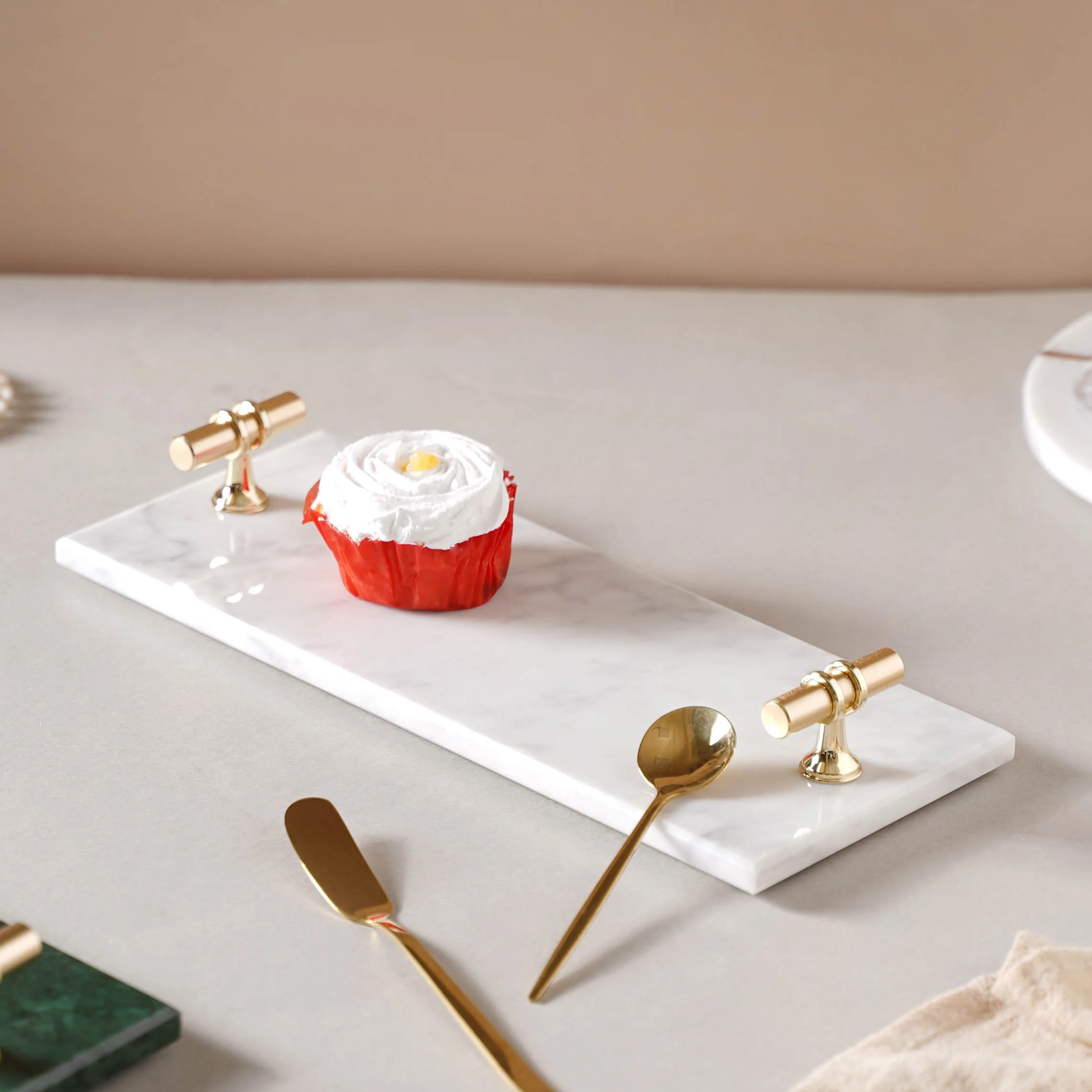 Marble Tray With Metal Handle - Image 3