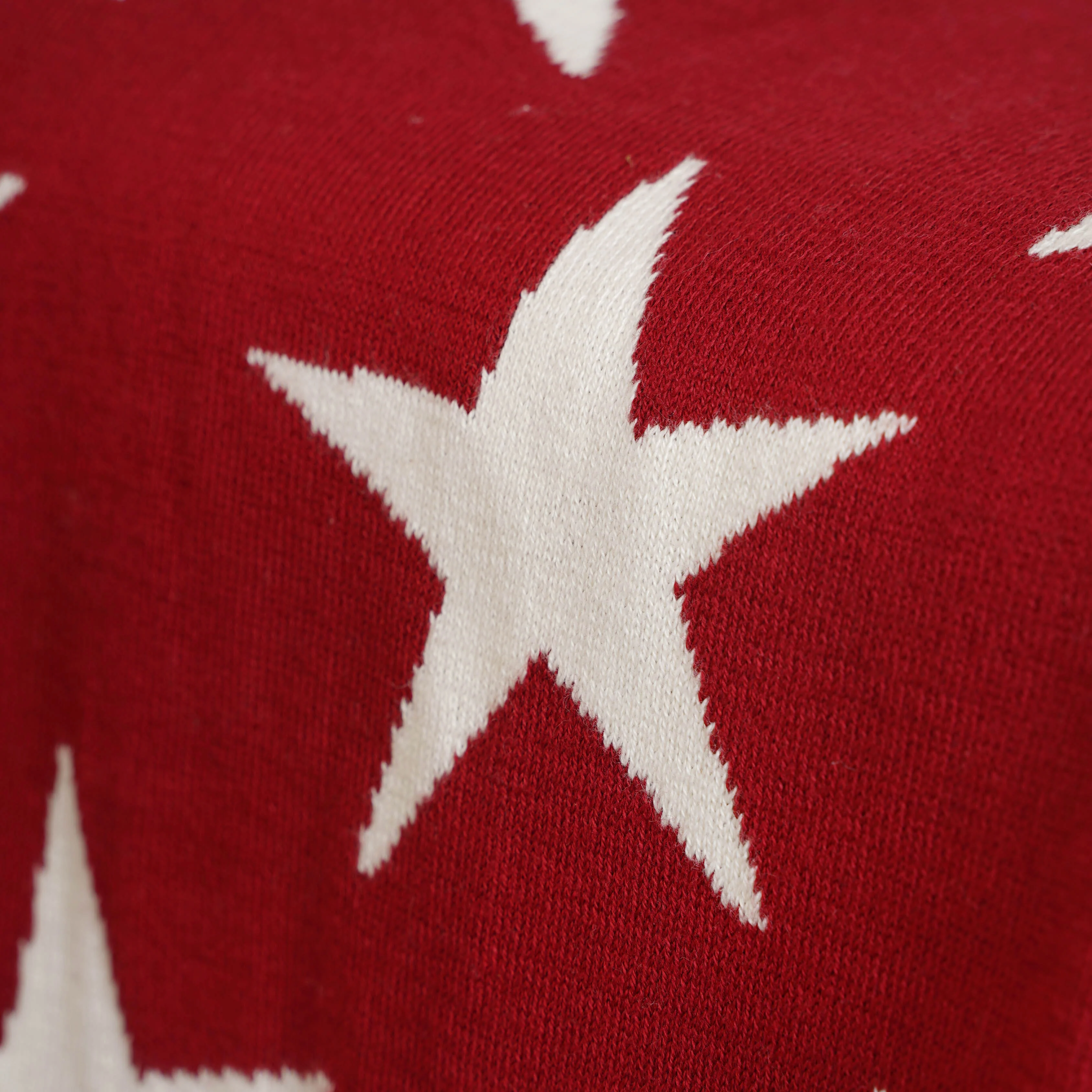 Maroon Star Throw - Image 5