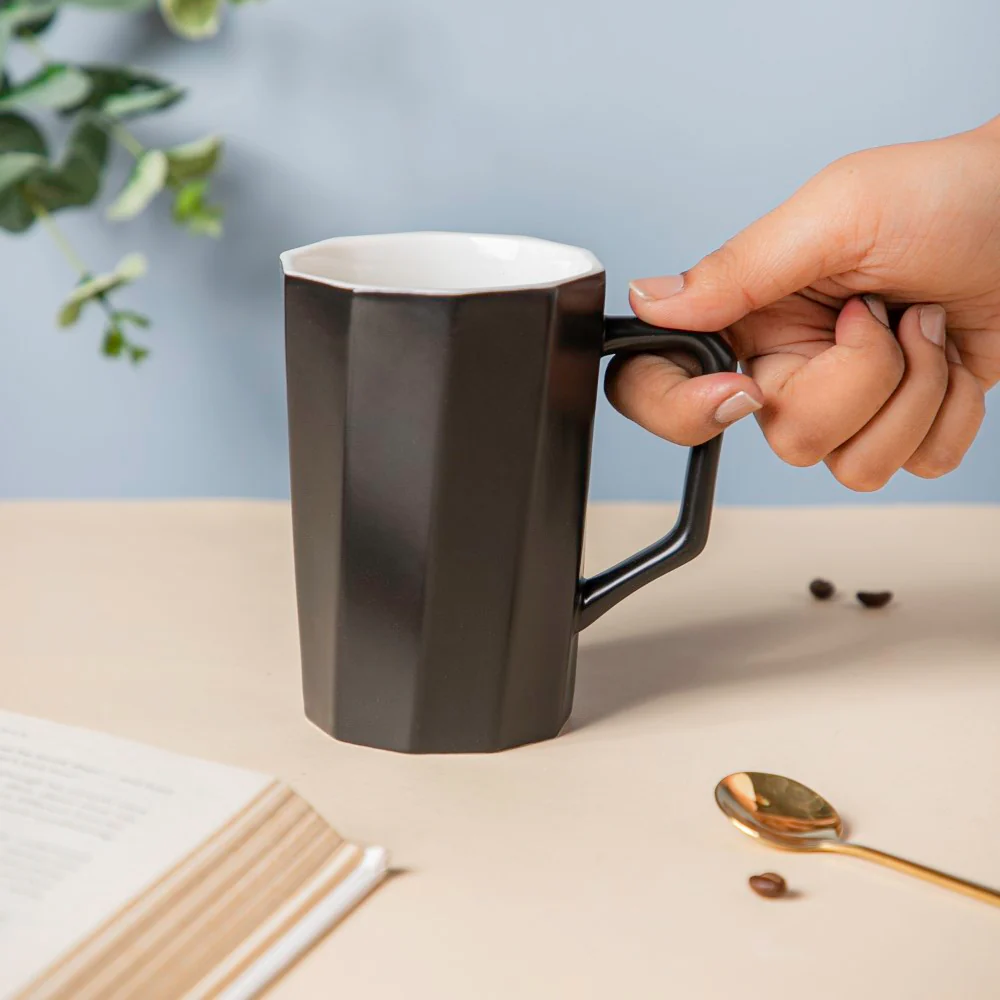 Matt Black Ribbed Mug 350 ml - Image 2