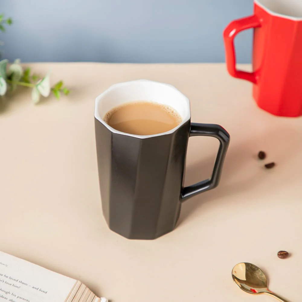 Matt Black Ribbed Mug 350 ml - Image 3