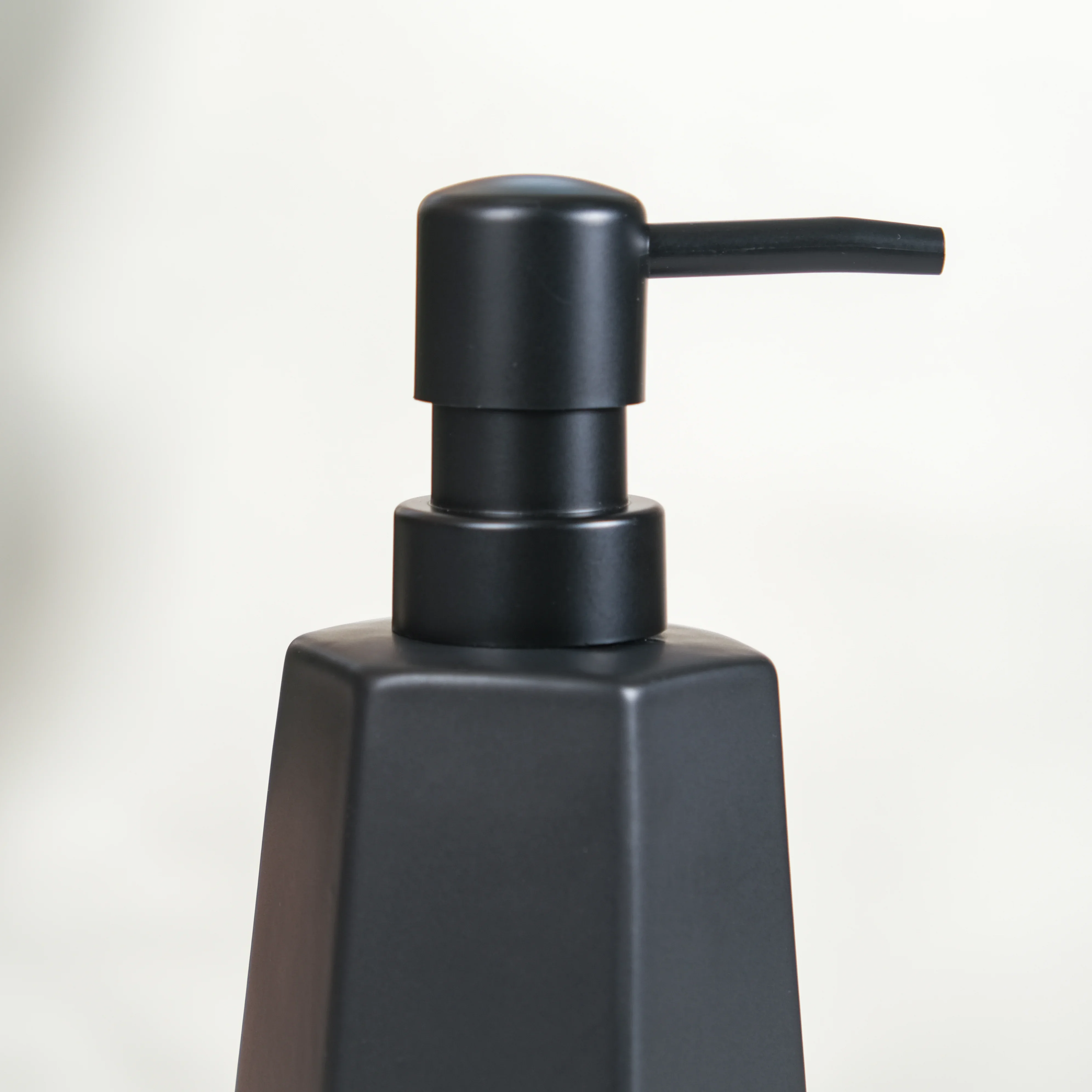 Matte Black Ceramic Bathroom Set Of 3 Dip Glazed - Image 8