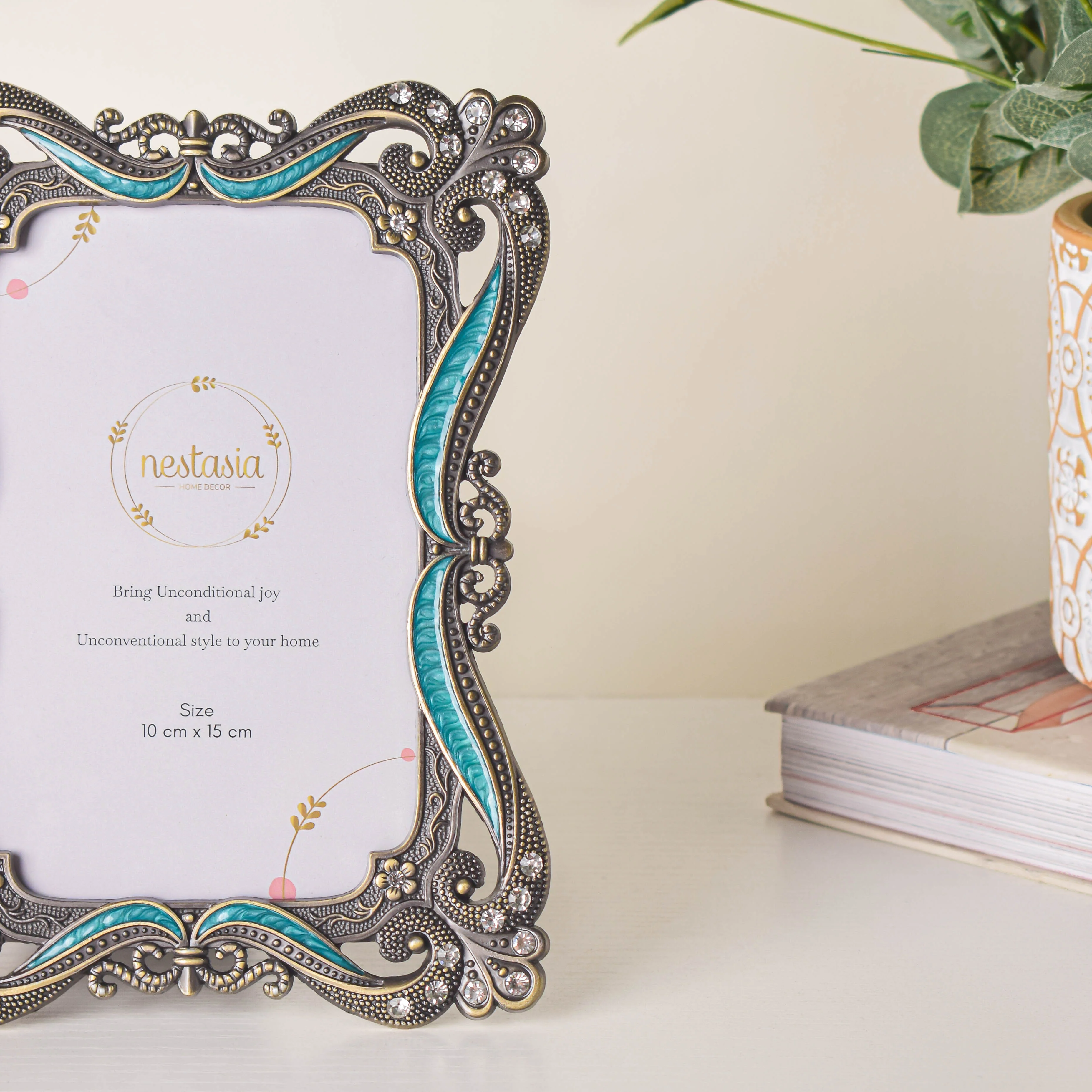 Memorabilia Photo Frame Medium - Image 5