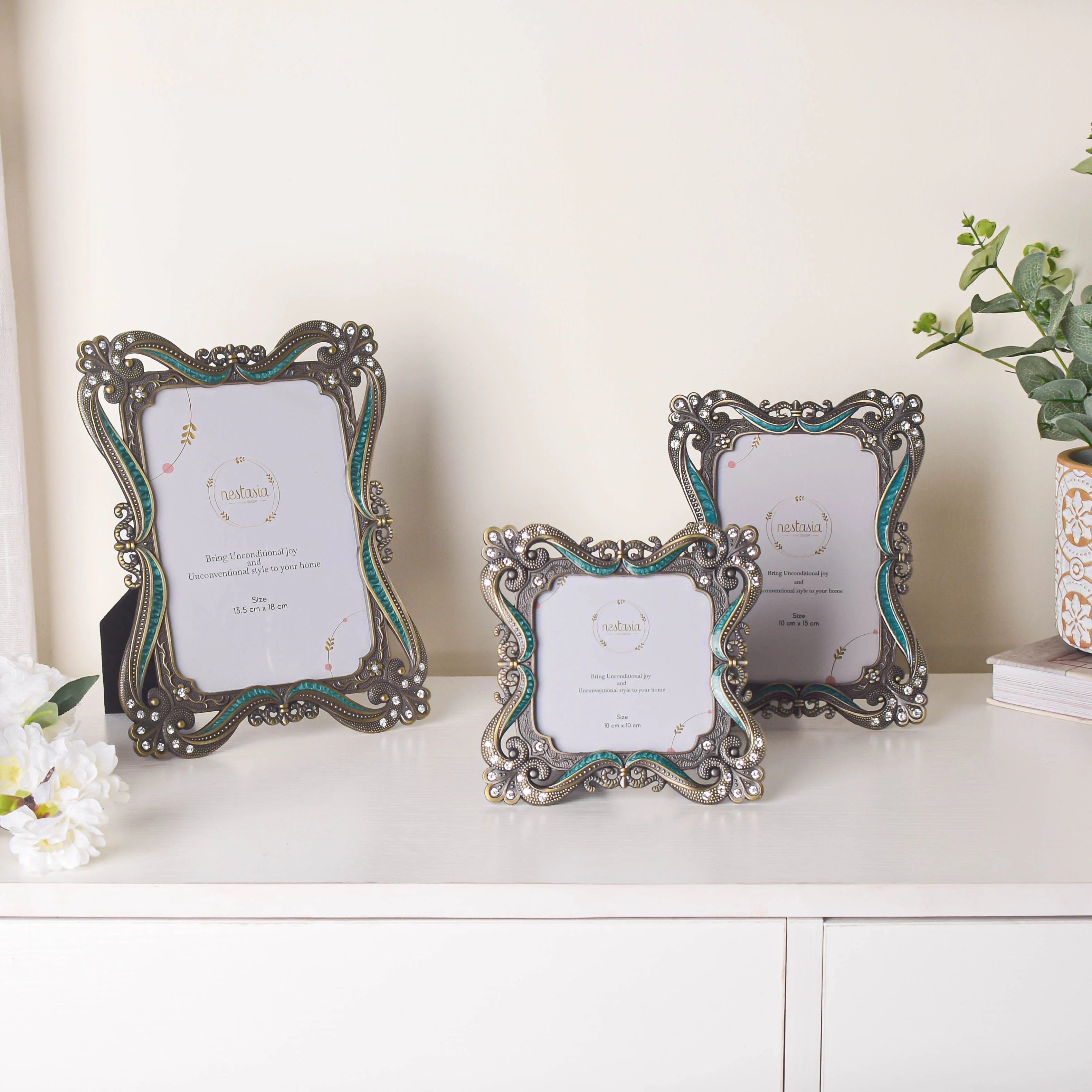 Memorabilia Photo Frame Medium - Image 6