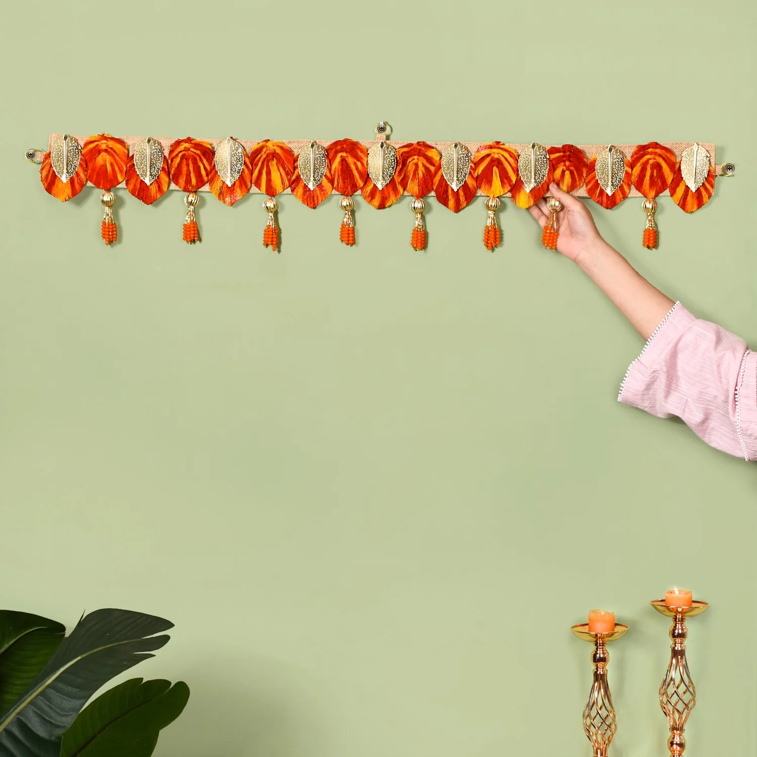 Metal Leaf Embellished Festive Wall Decor - Image 3