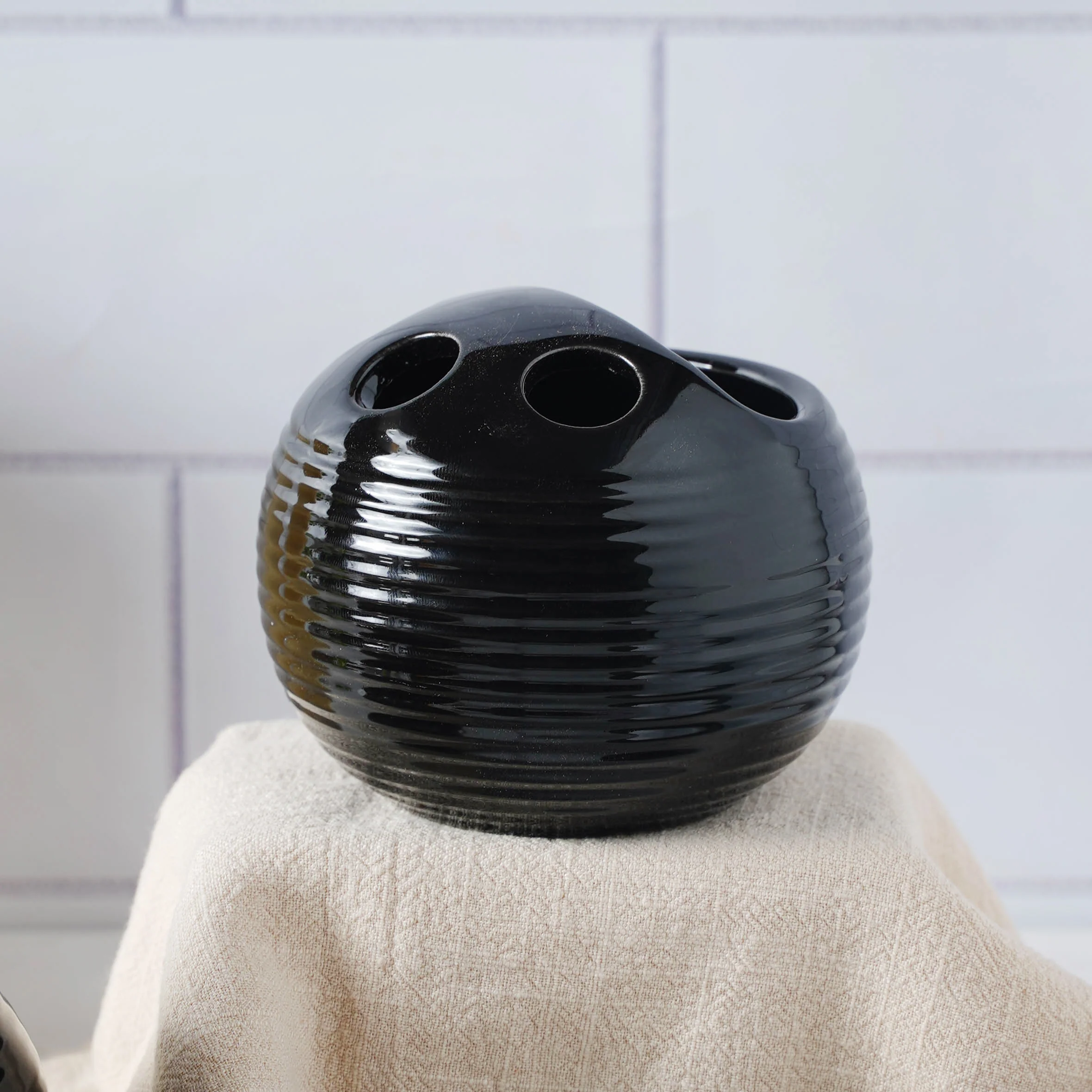 Midnight Black Bath Essentials - Image 9