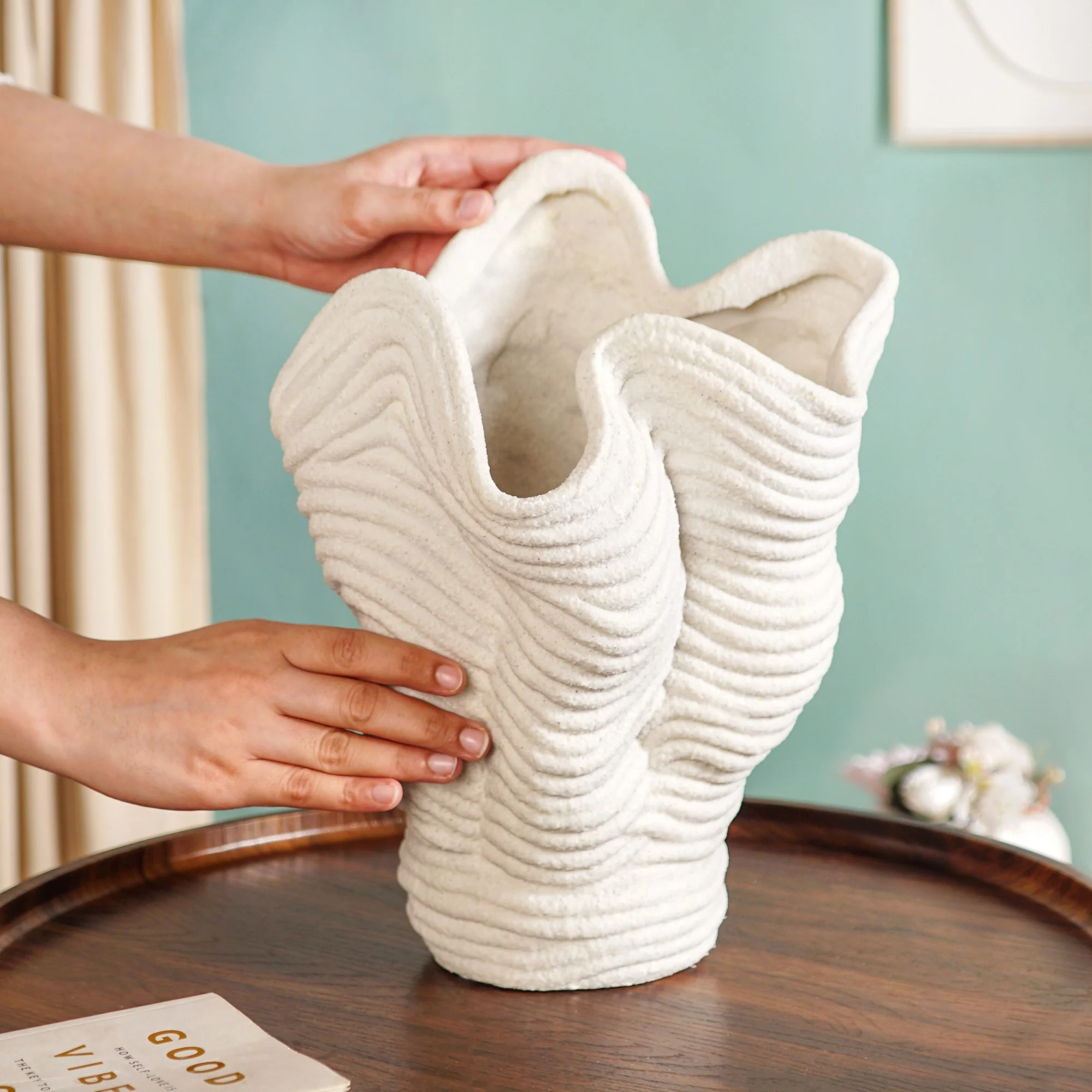 Minimalist Ocean Inspired Ribbed Table Vase - Image 3