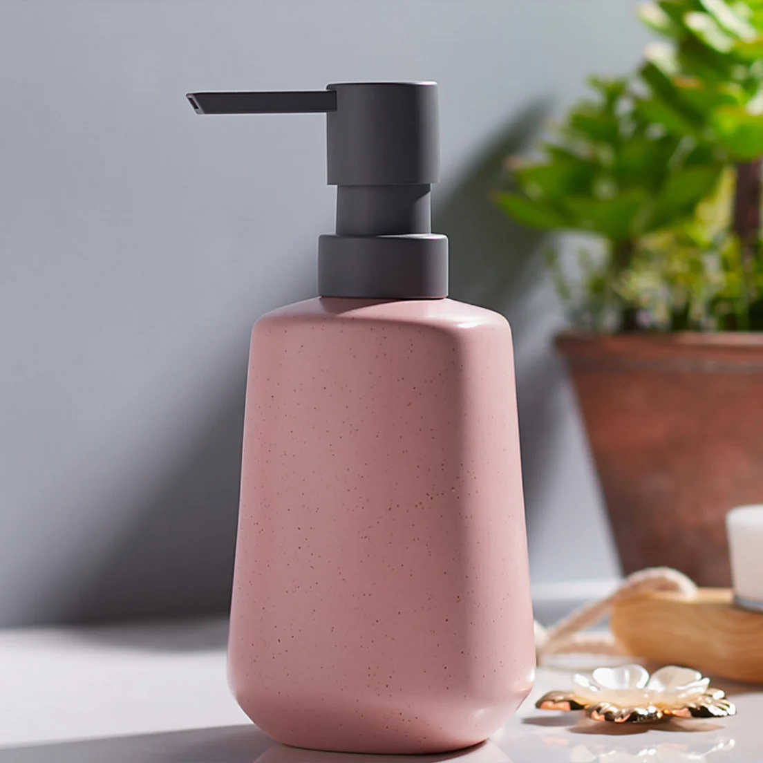 Modern Bathroom Accessory - Image 17