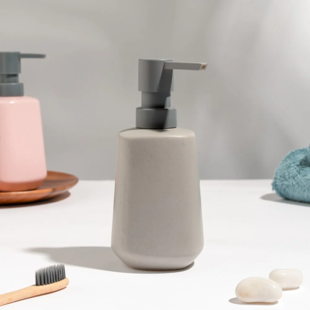 Modern Bathroom Accessory - Image 9