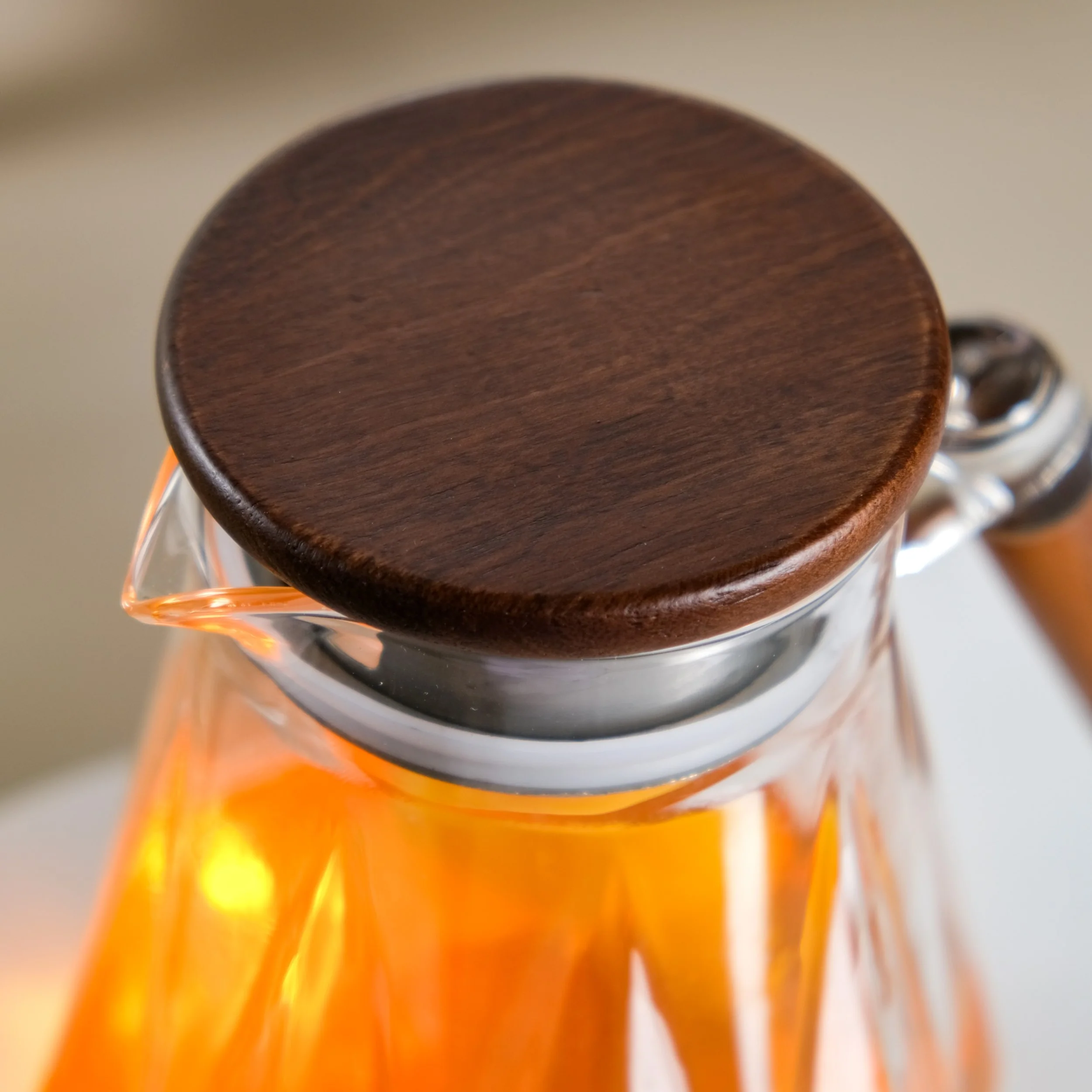 Modern Borosilicate Juice Jar With Fusion Handle 1350ml - Image 5