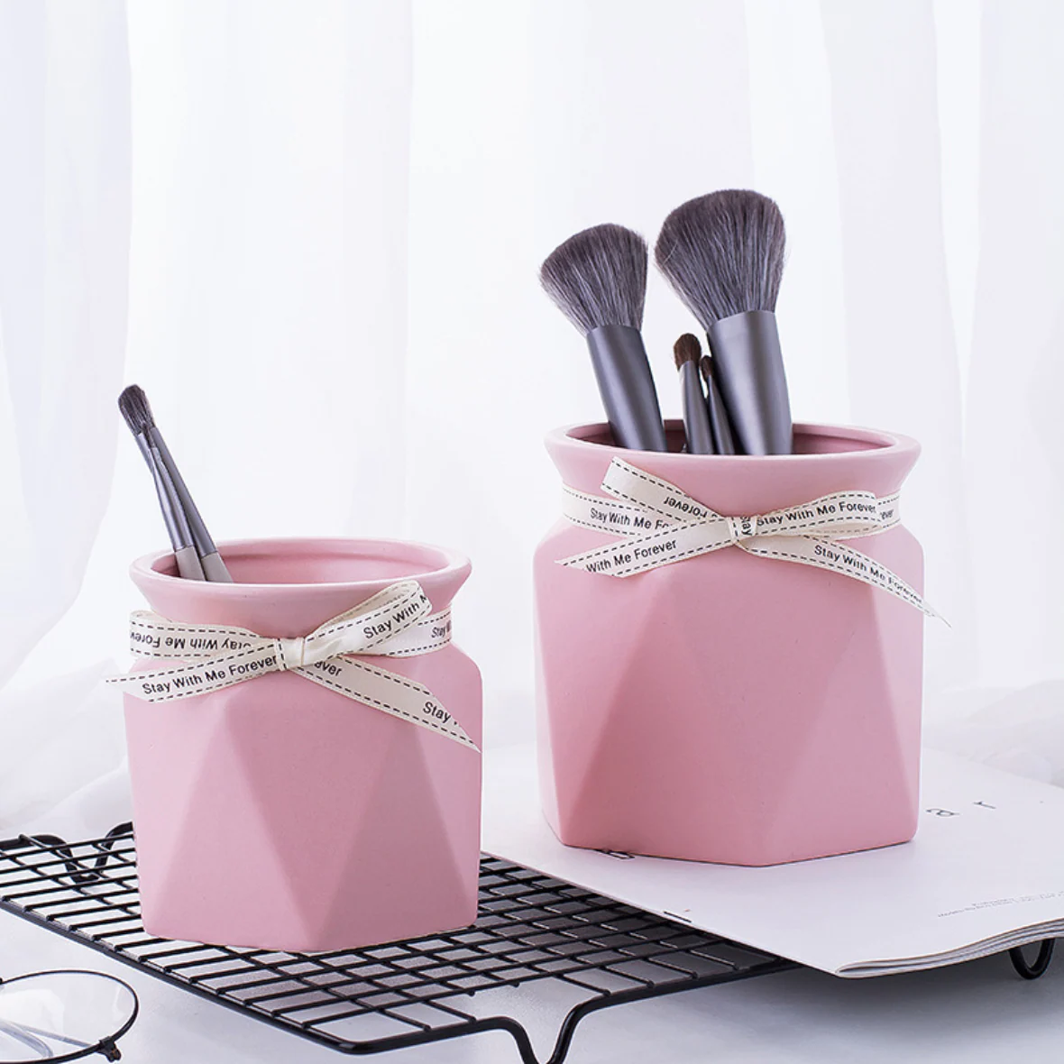 Modern Flower Vase Medium - Image 9