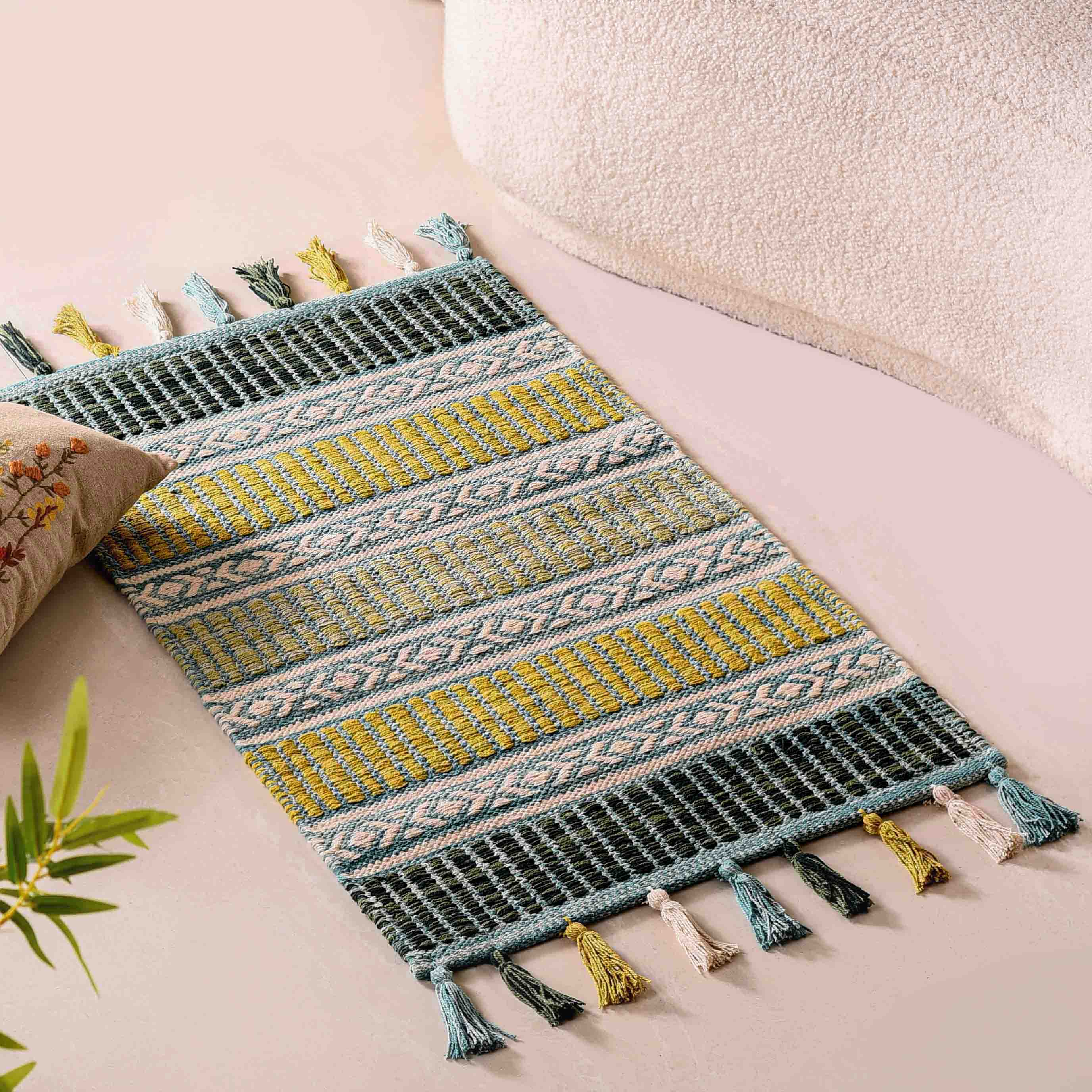 Modern Kilim Pattern Handwoven Floor Mat 38x20 Inch - Image 2