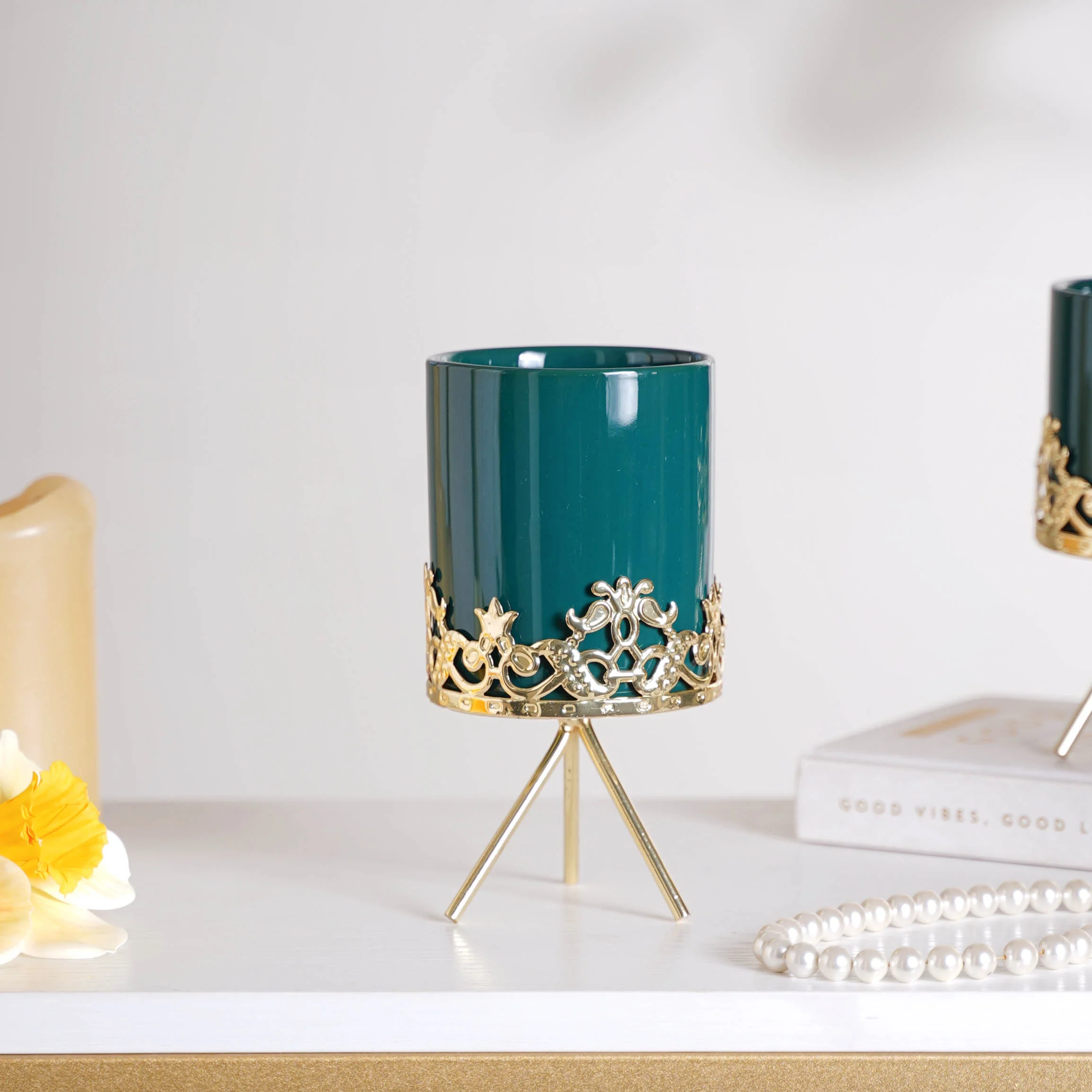 Modern Pottery Planter - Image 5