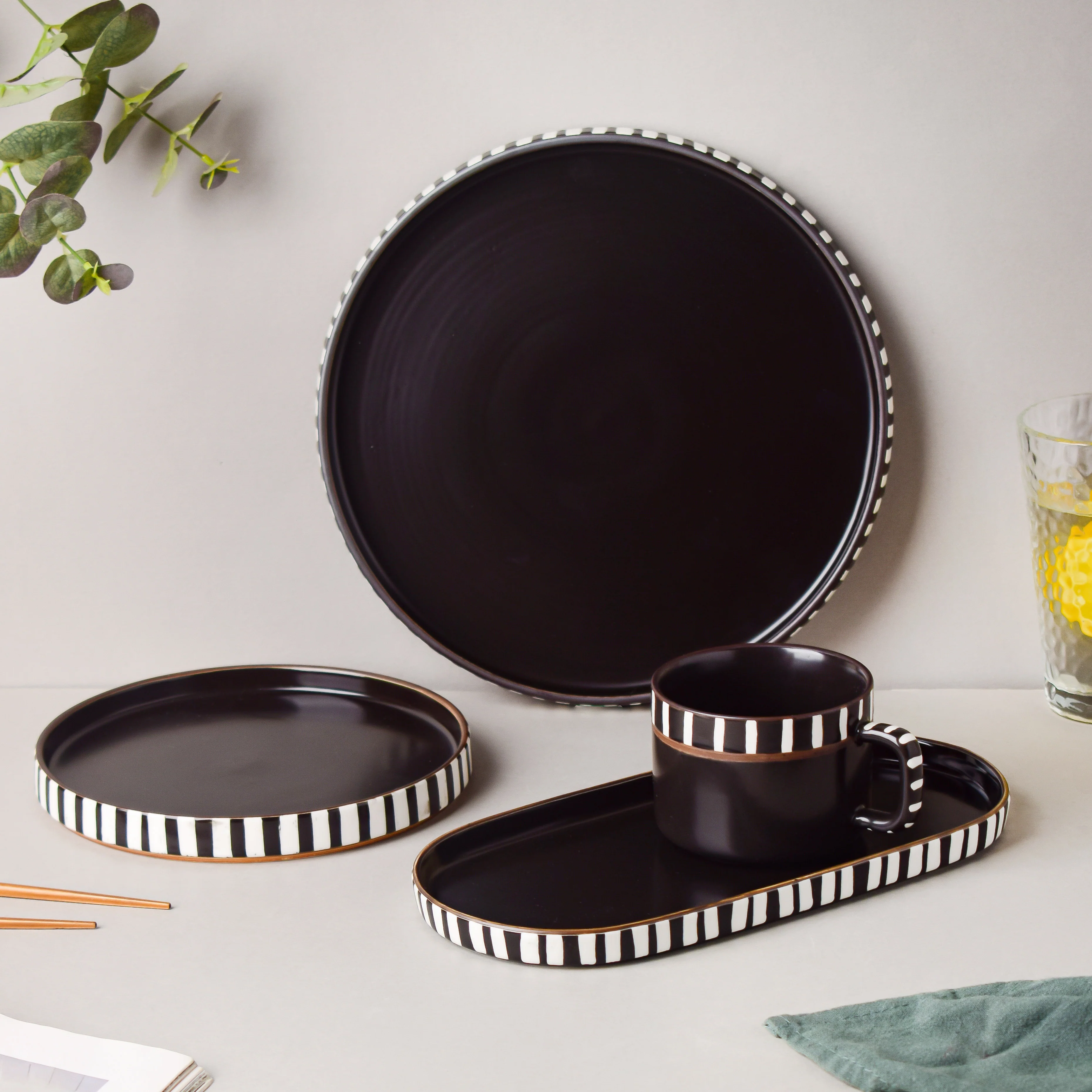 Monochrome Black And White Dinner Plate 9.5 Inch - Image 7