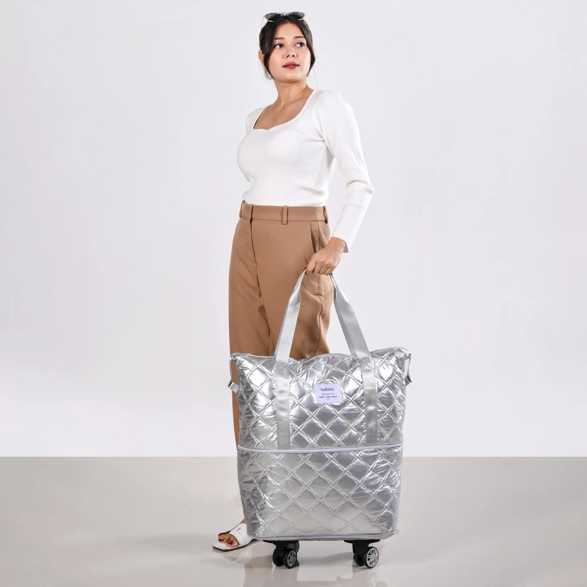 Movo Expandable Travel Bag With Removable Wheels Silver - Image 2