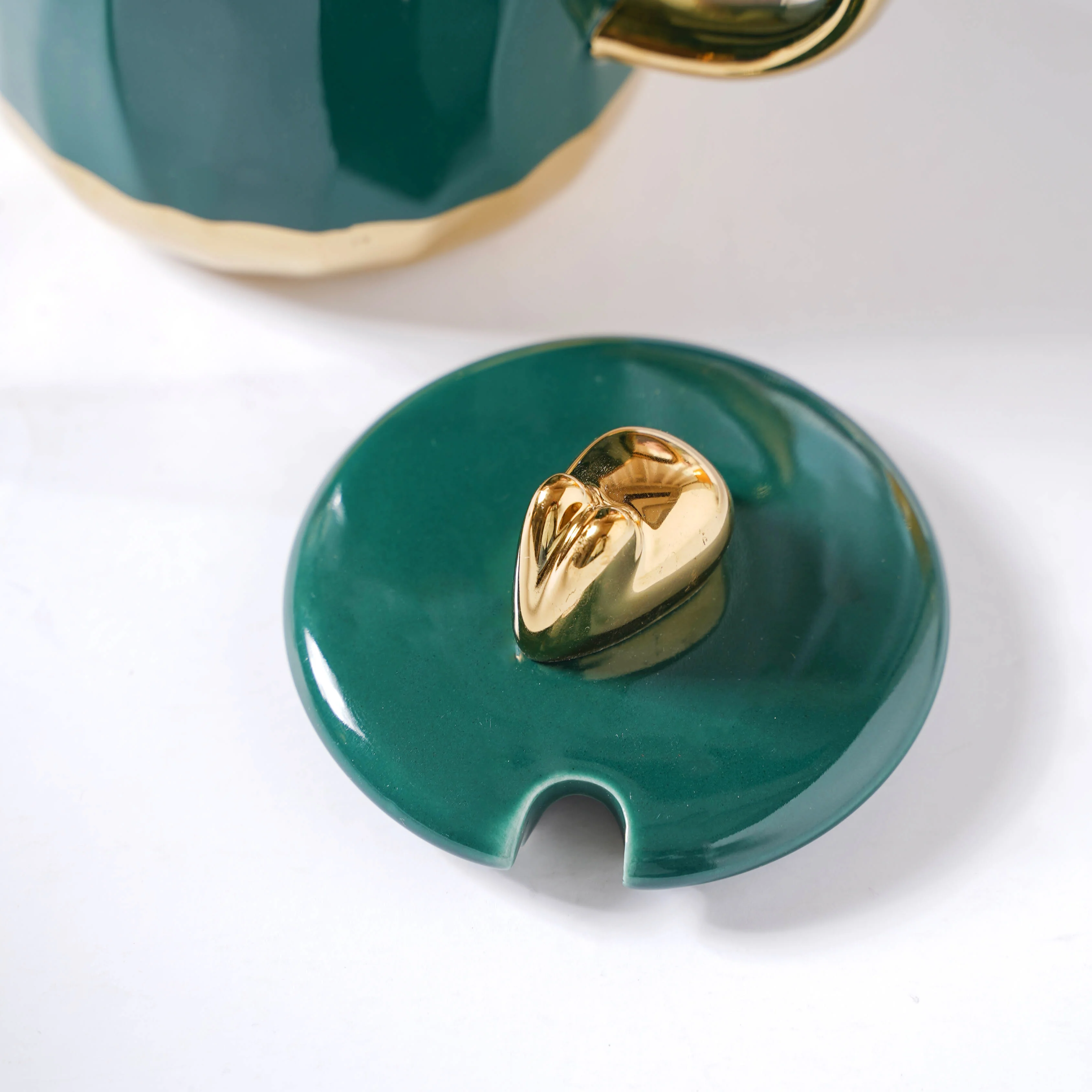 Mug With Gold Detail - Image 18