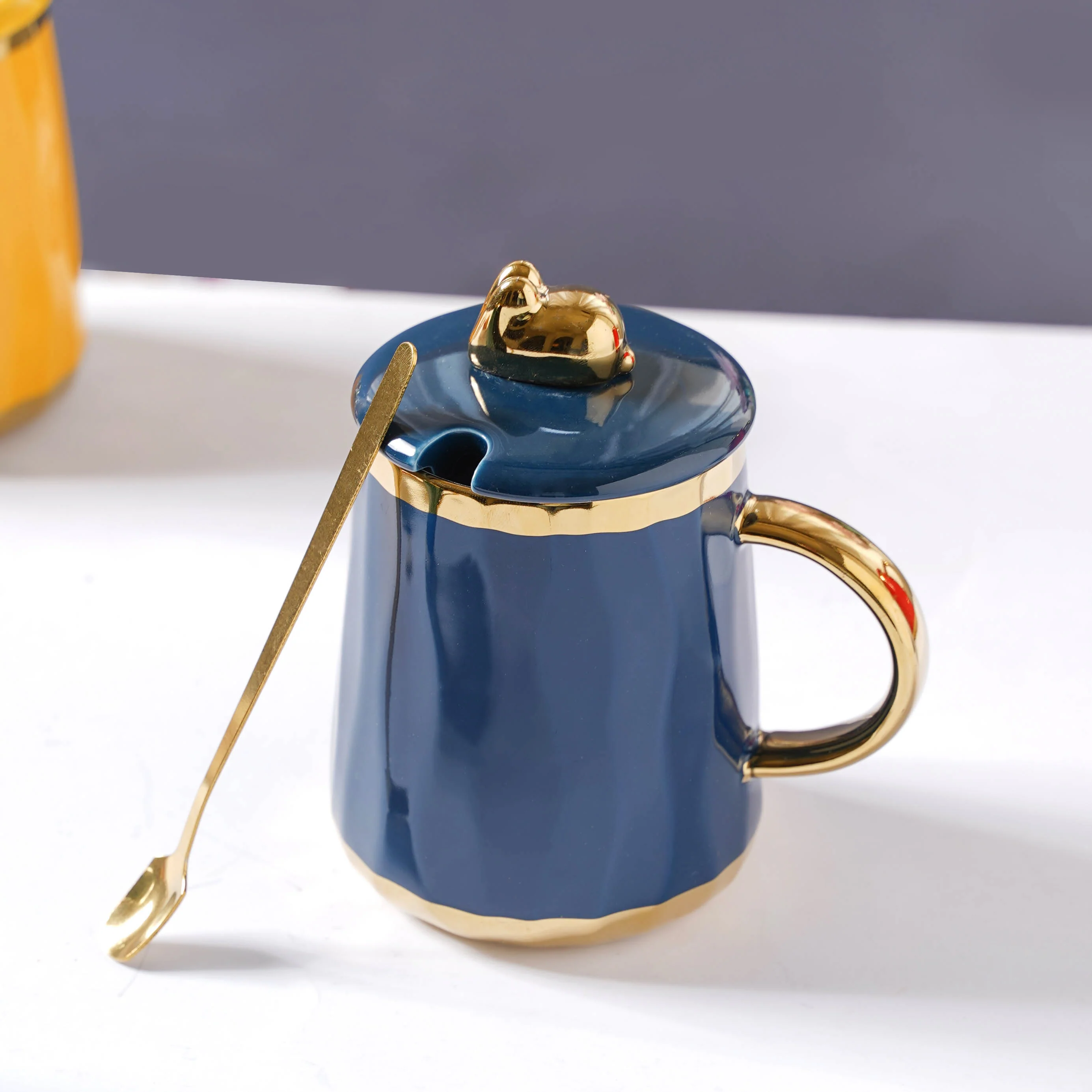 Mug With Gold Detail - Image 19