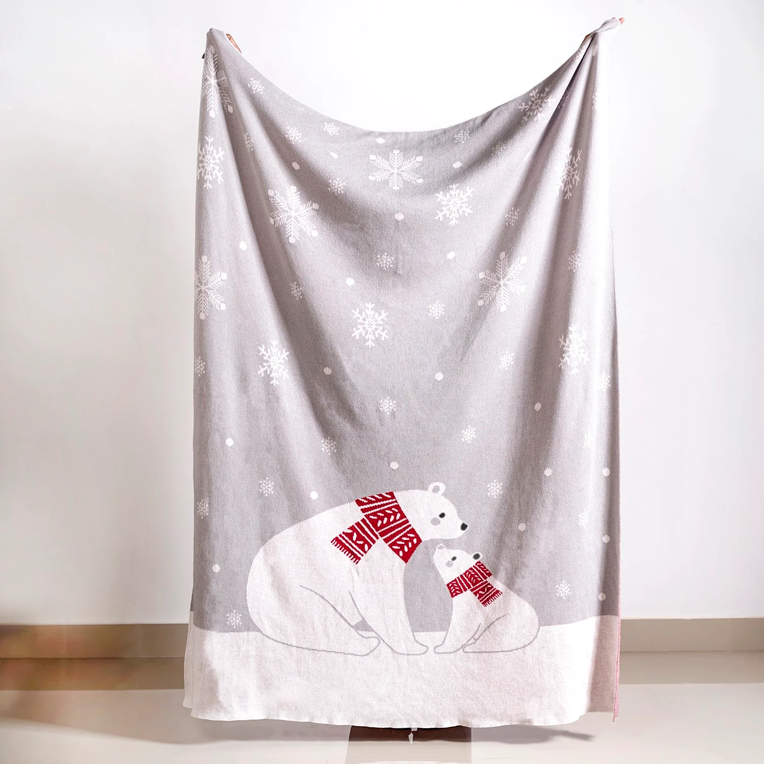 Mumma And Baby Polar Bears Cotton Throw Blanket - Image 2