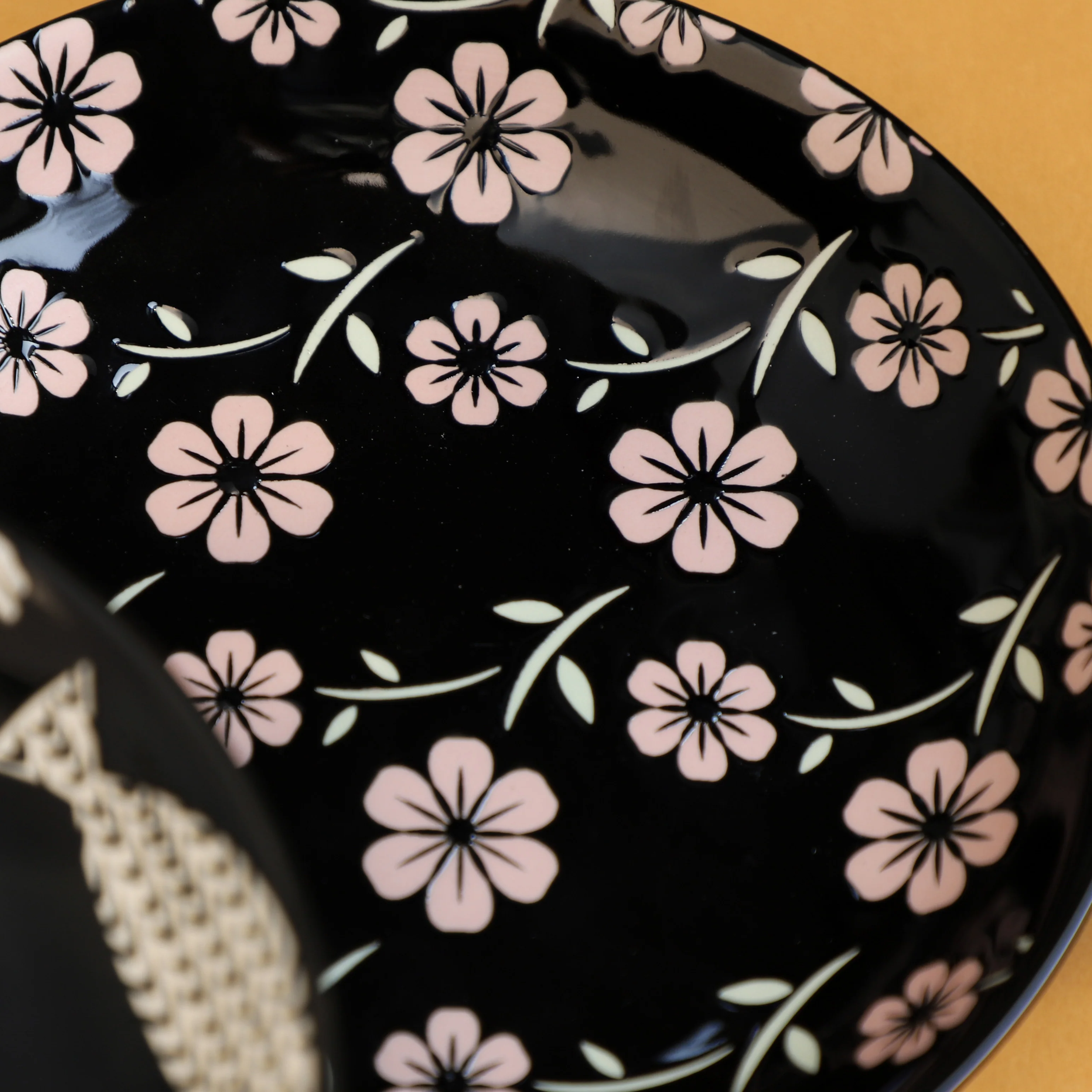 Natura Plates Black - Image 16