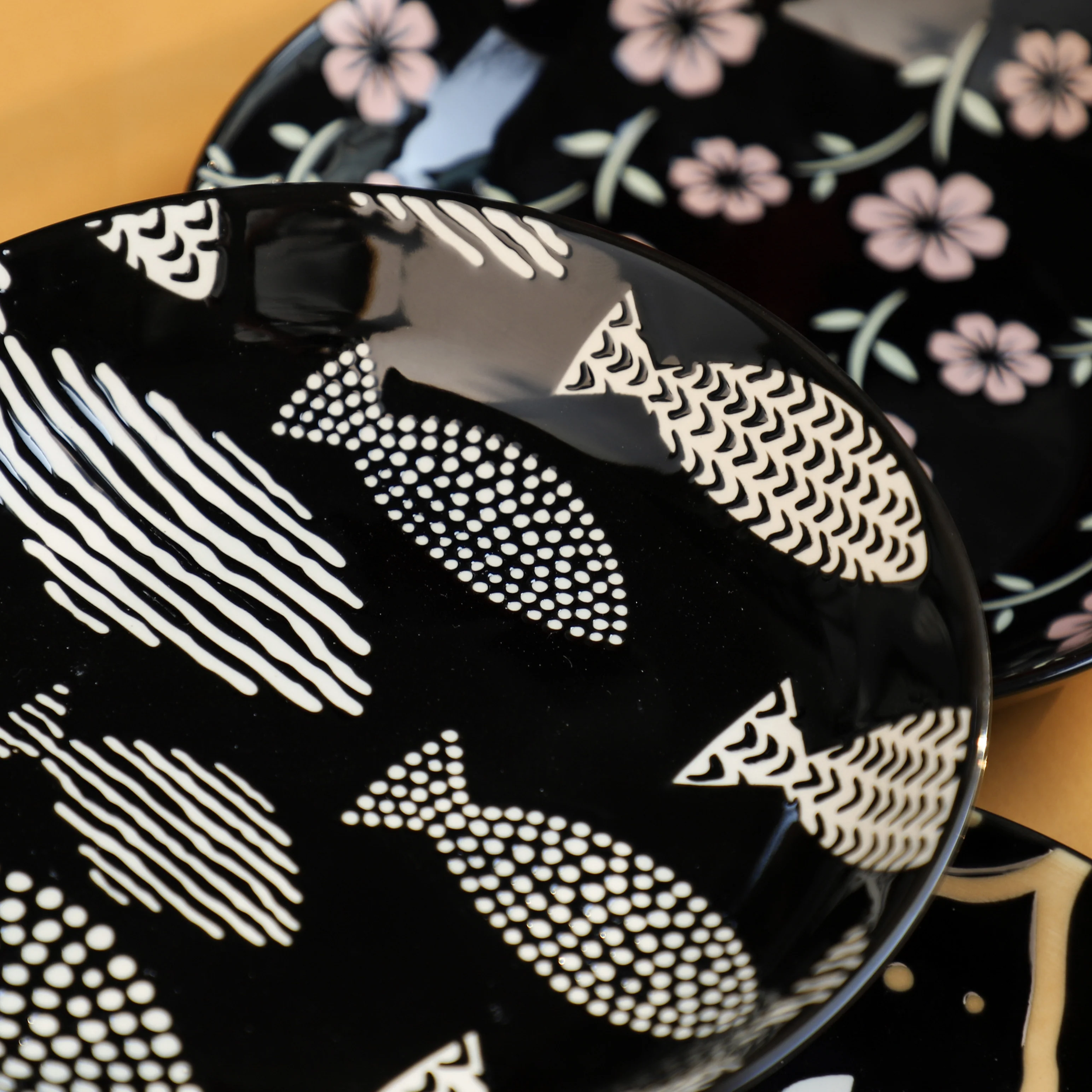 Natura Plates Black - Image 18