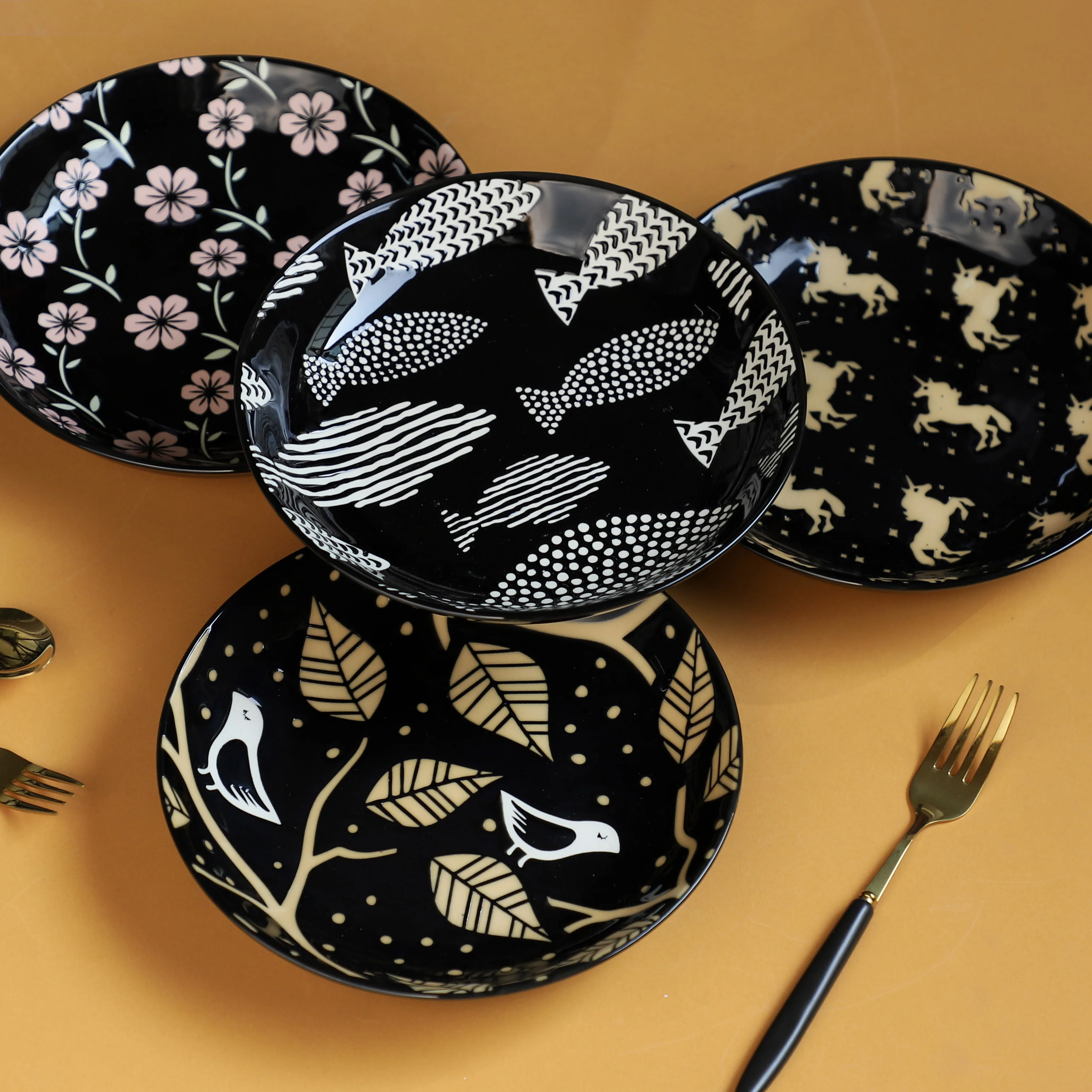 Natura Plates Black - Image 4