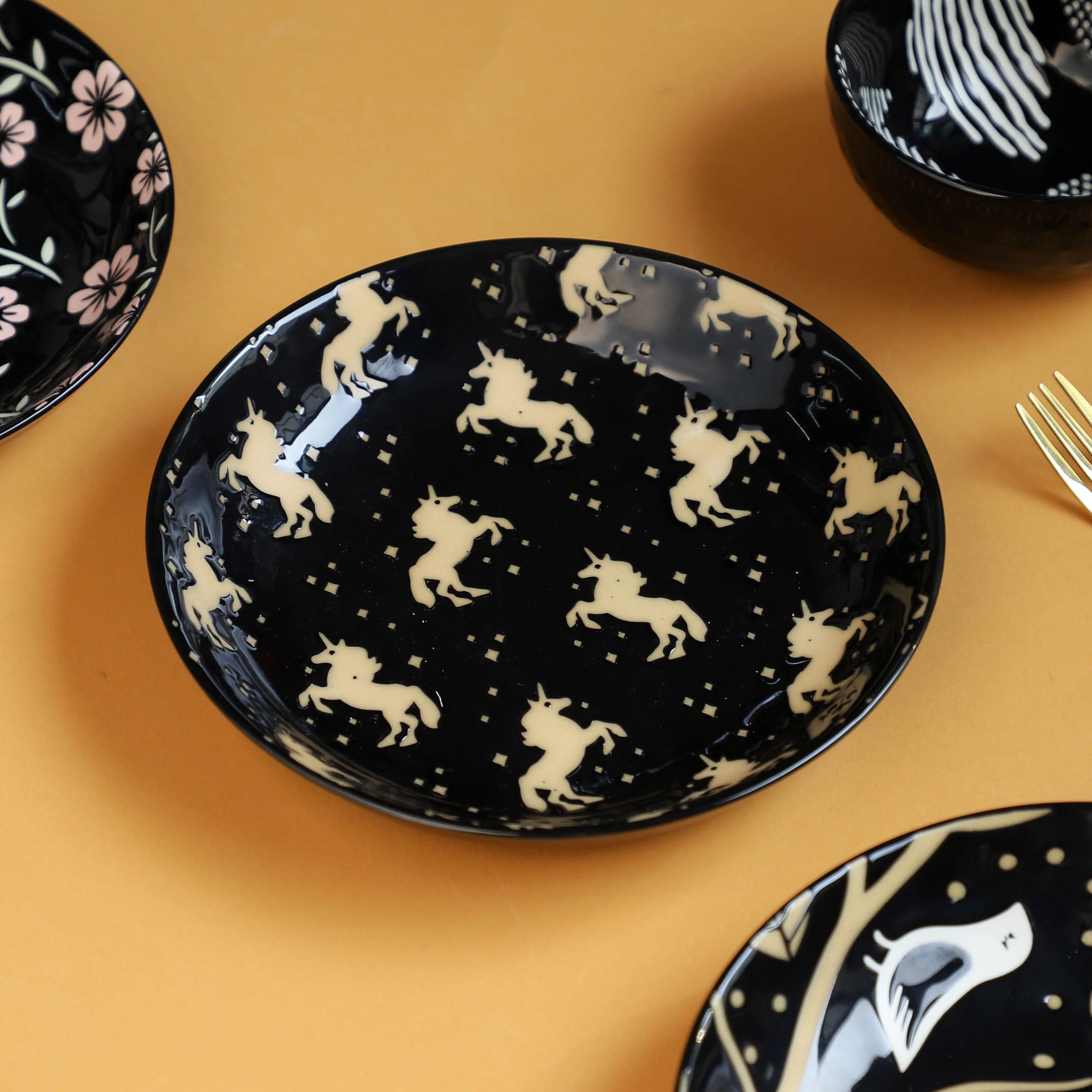 Natura Plates Black - Image 7