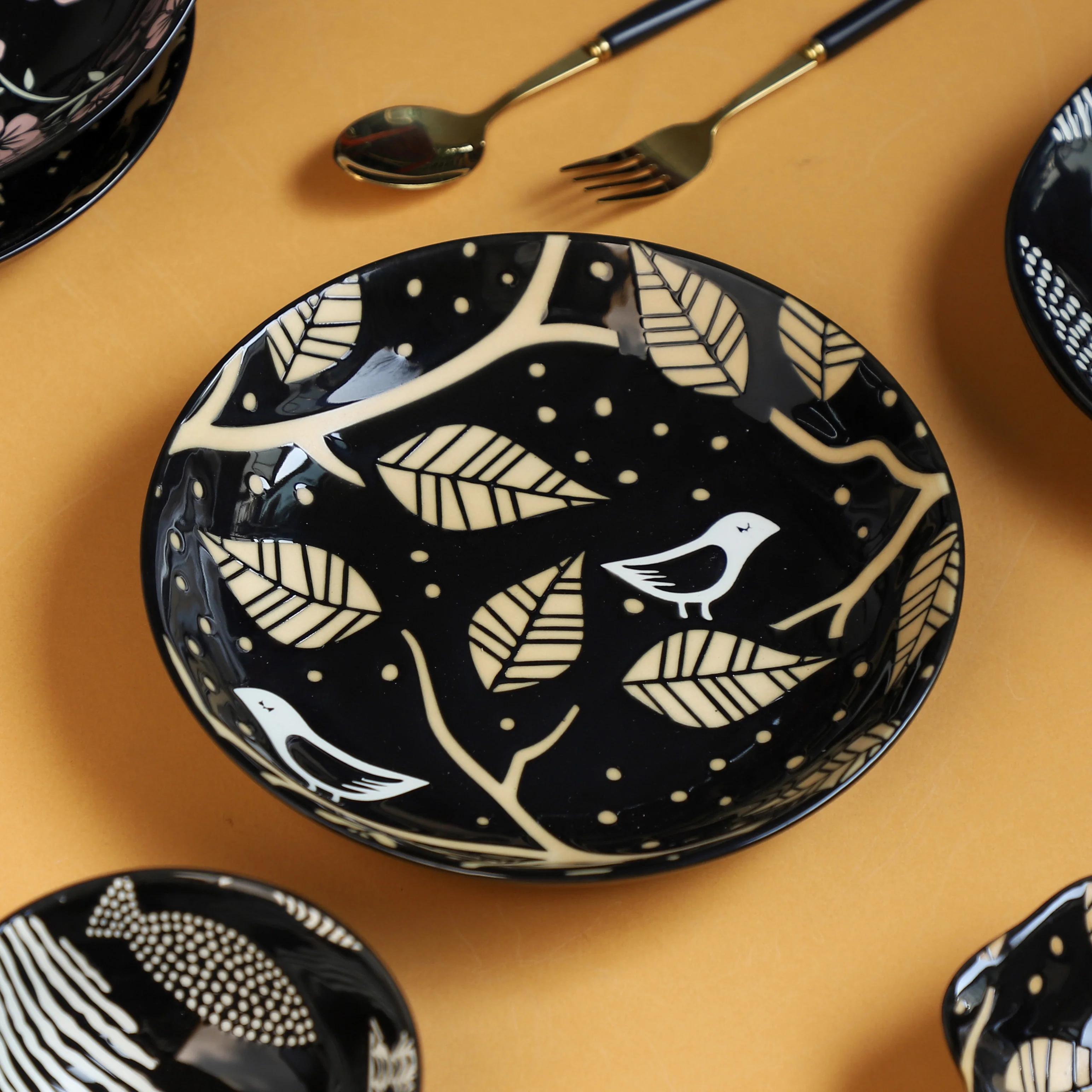 Natura Plates Black - Image 9