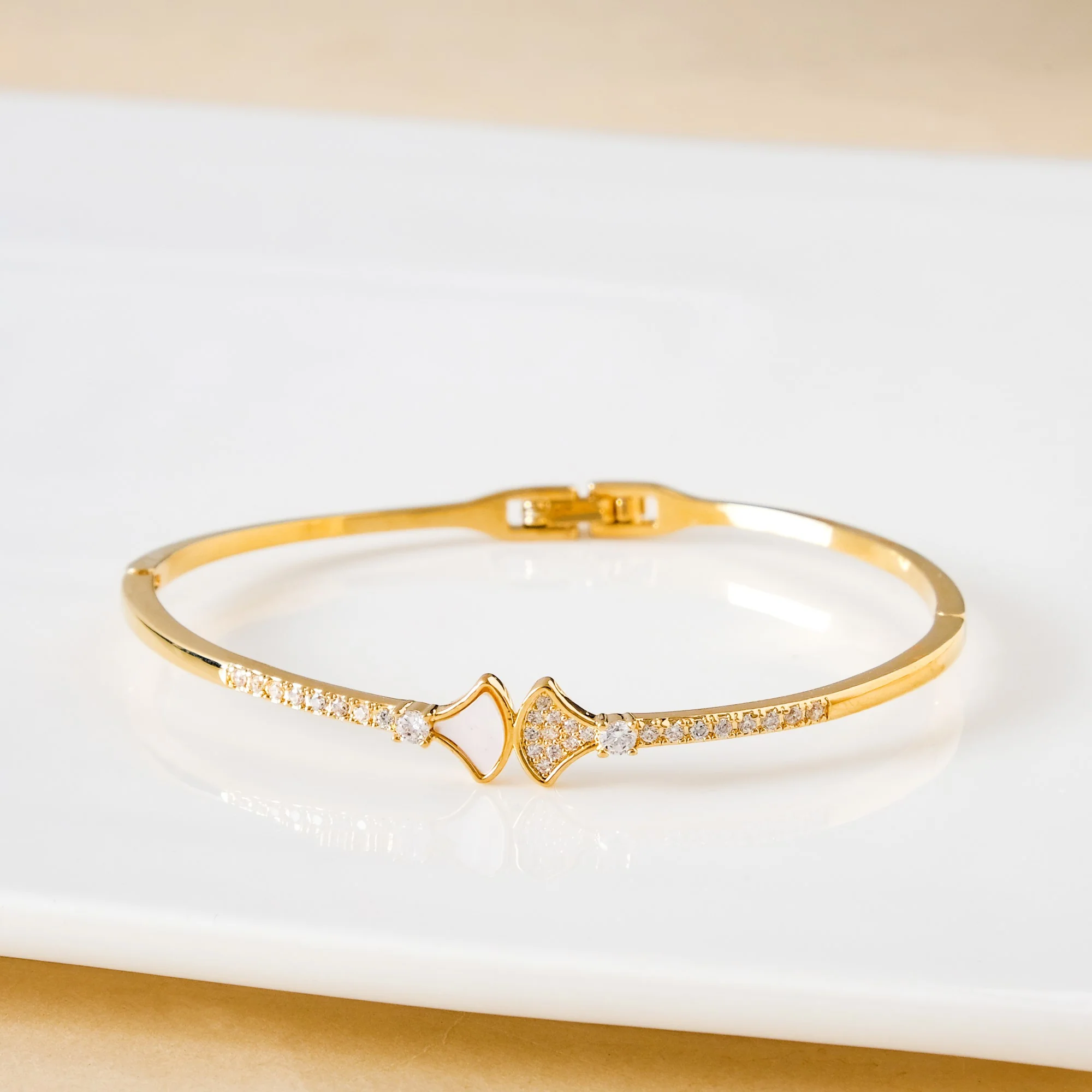 Nautical Glam Seashell Gold Bracelet - Image 6